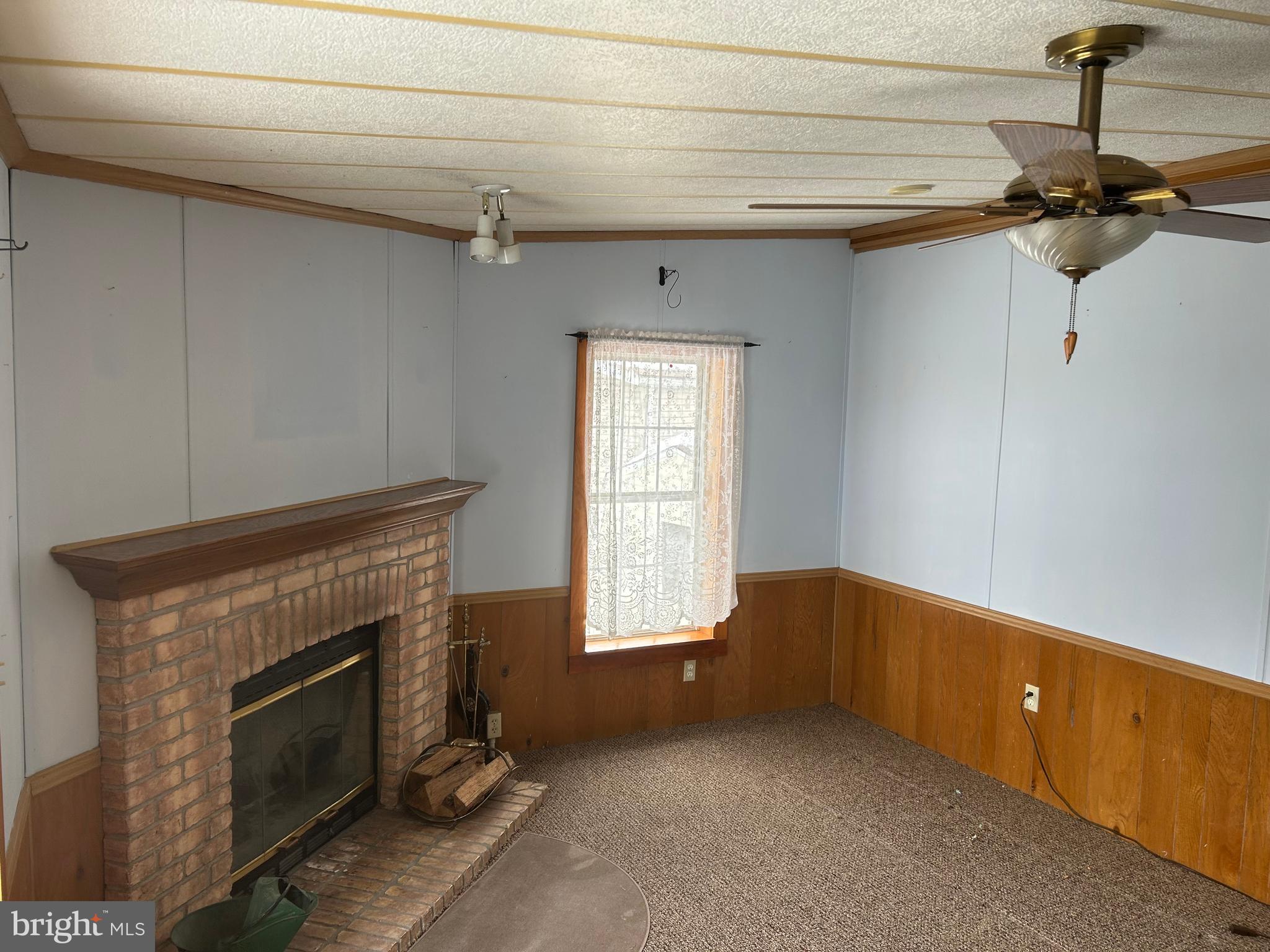 CRESTWOOD ESTATES MHP - Residential