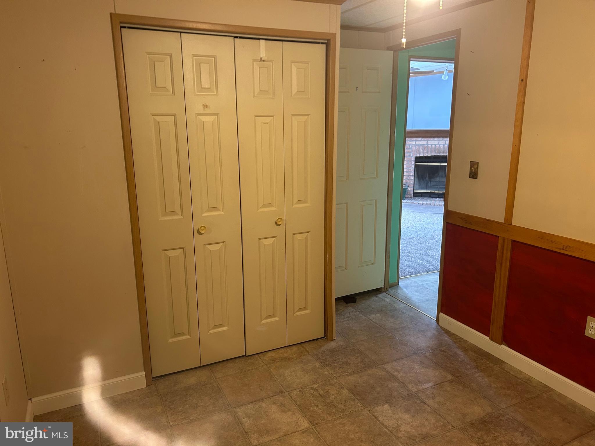 CRESTWOOD ESTATES MHP - Residential