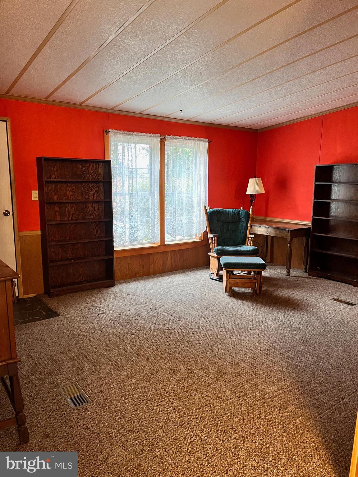 CRESTWOOD ESTATES MHP - Residential