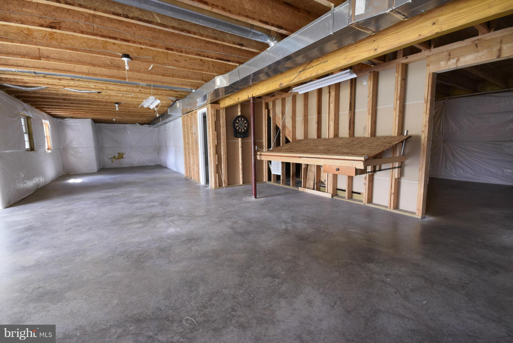 HOLLAND MEADOWS - Residential