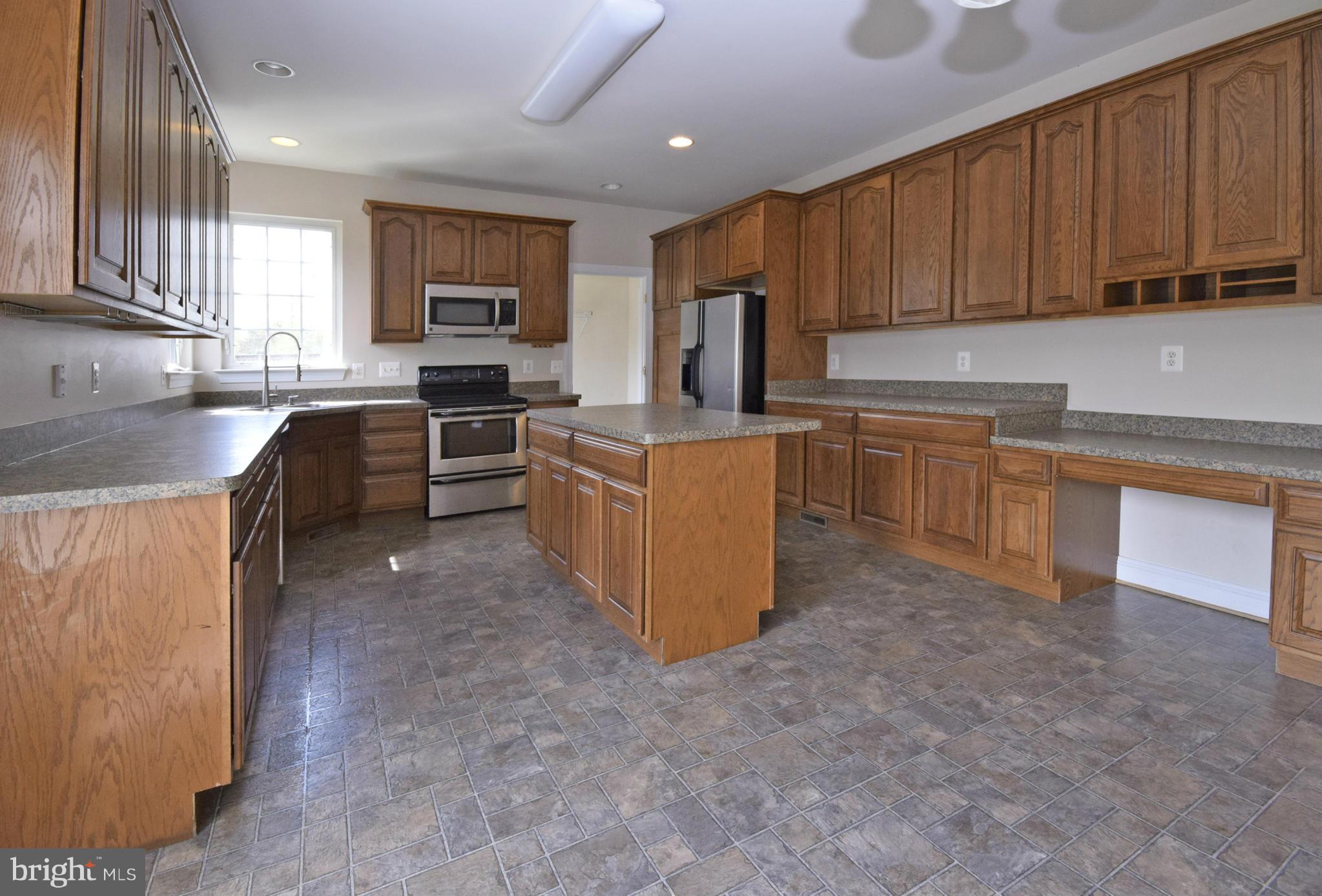 HOLLAND MEADOWS - Residential