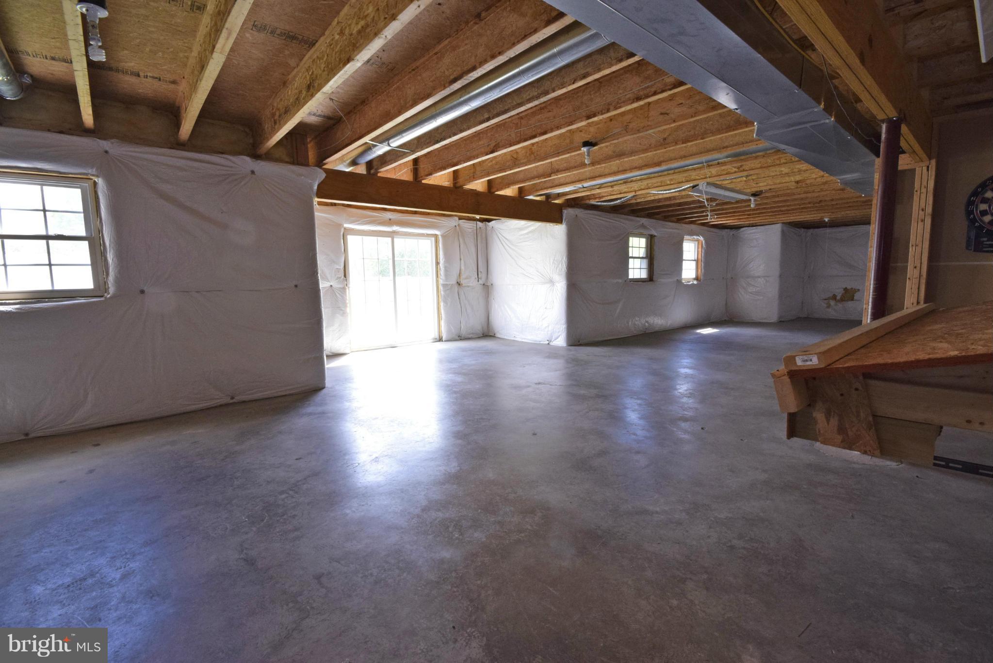 HOLLAND MEADOWS - Residential