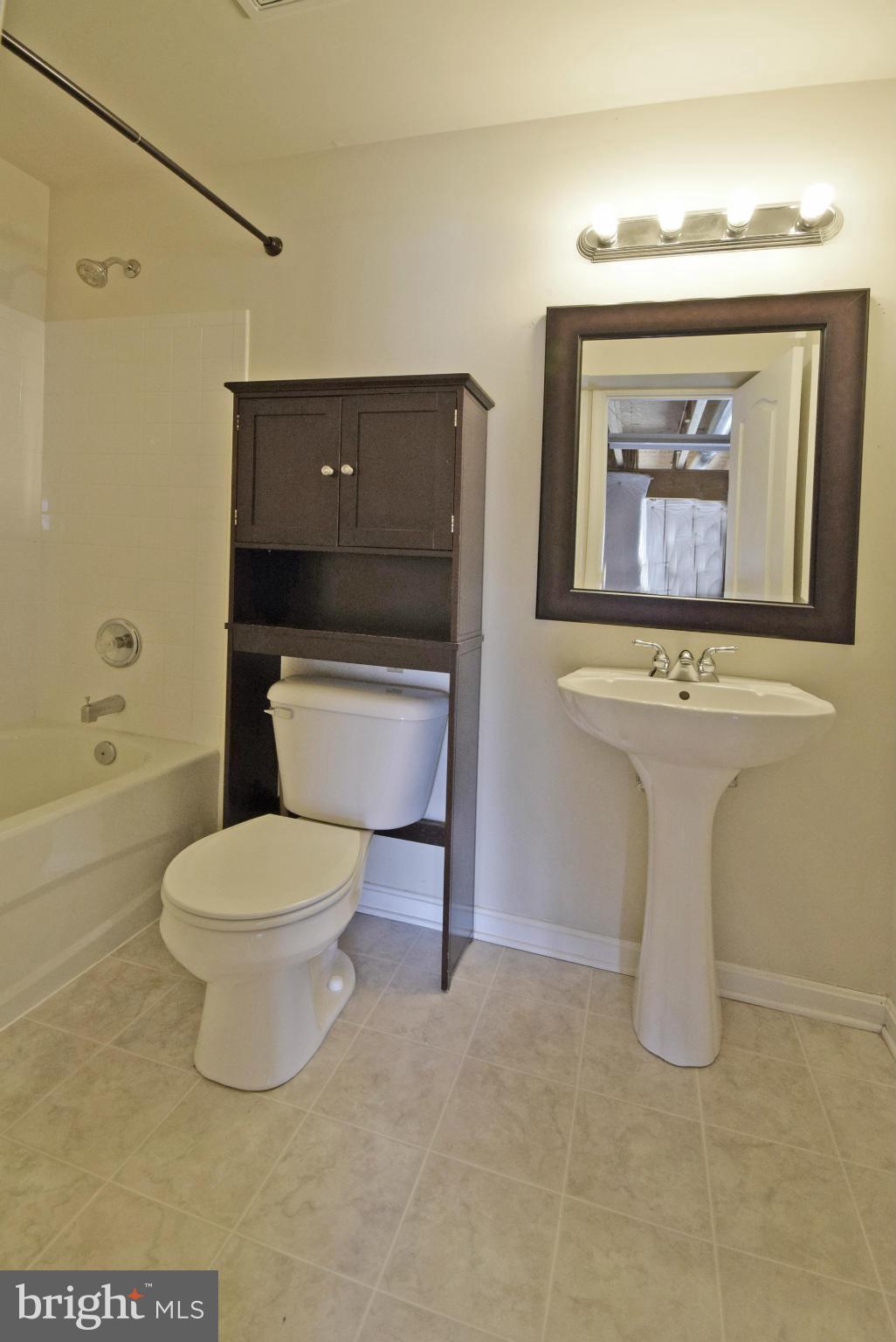 HOLLAND MEADOWS - Residential