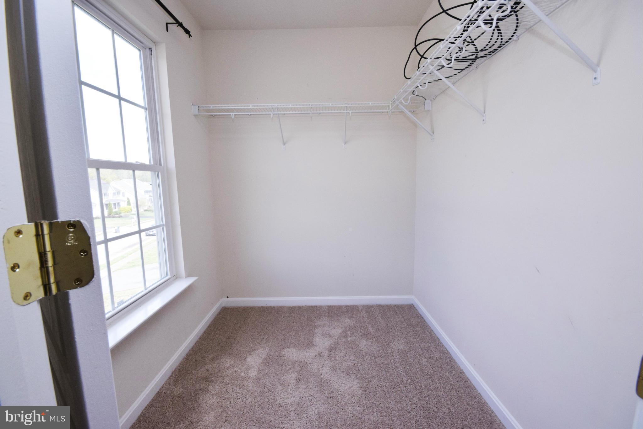 HOLLAND MEADOWS - Residential