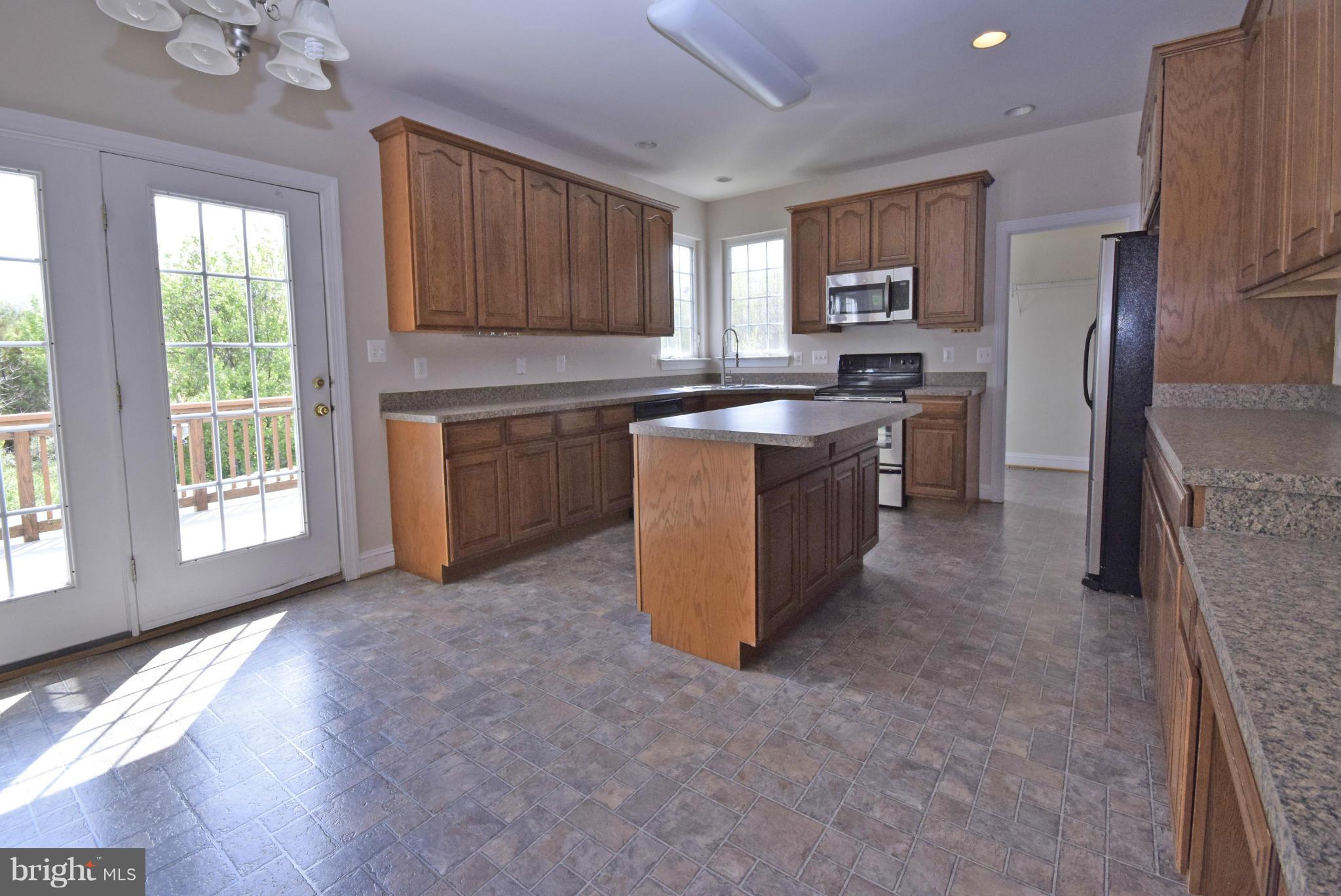 HOLLAND MEADOWS - Residential