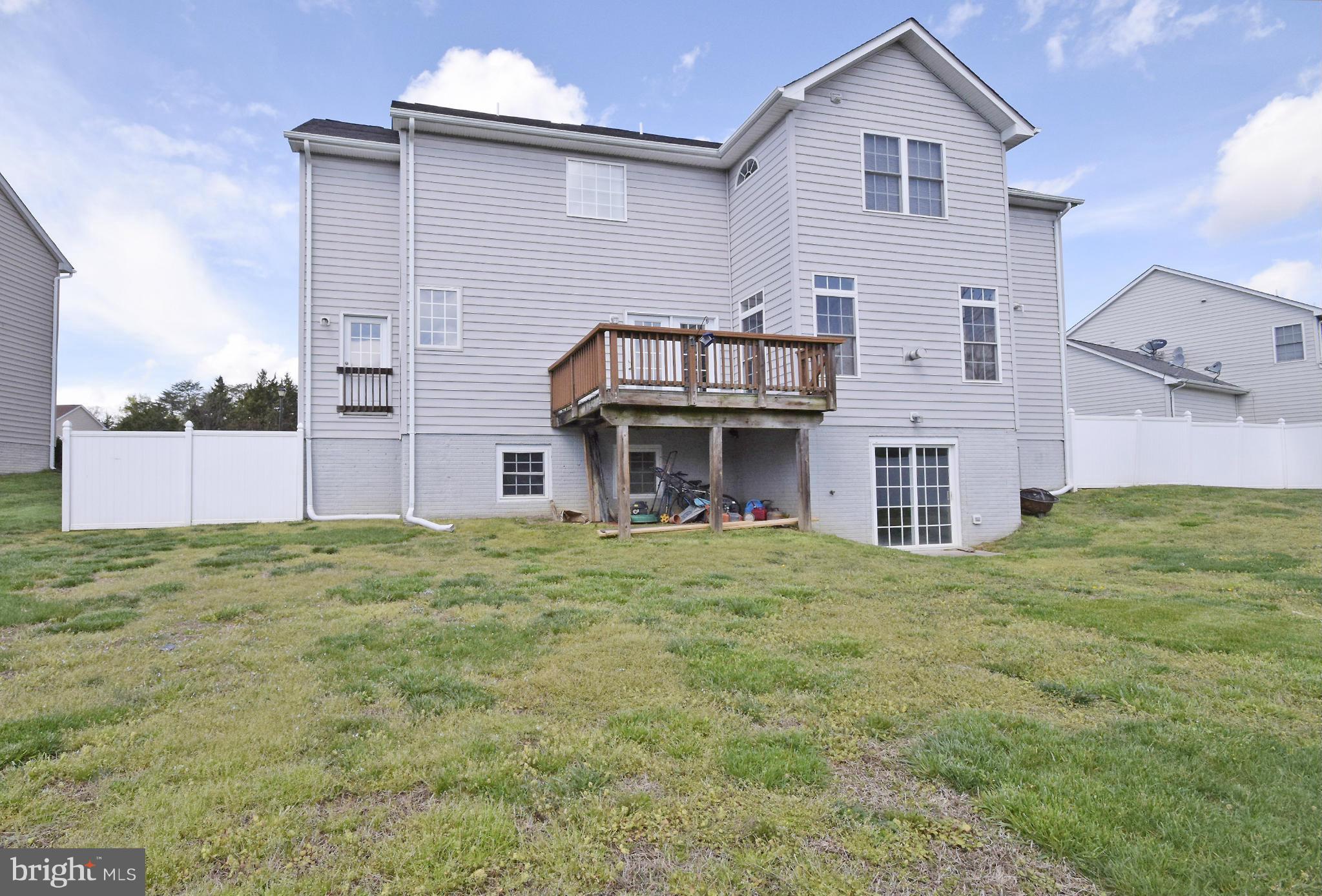 HOLLAND MEADOWS - Residential