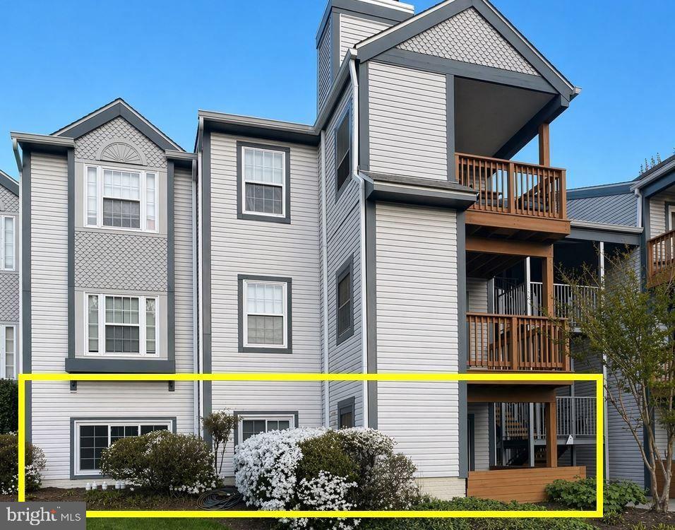 6901 VICTORIA DRIVE A