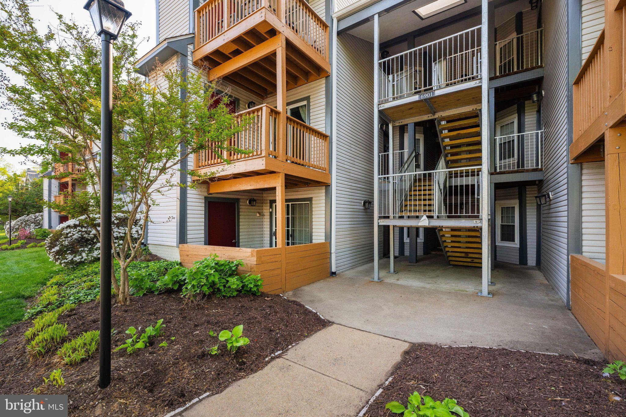 6901 VICTORIA DRIVE A