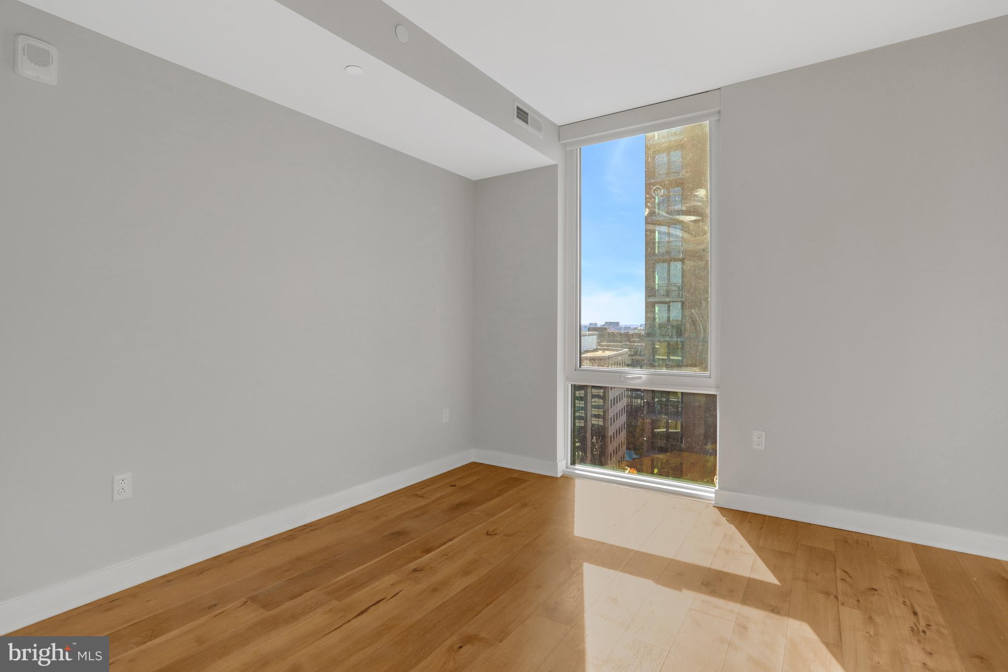 ROSSLYN - Residential