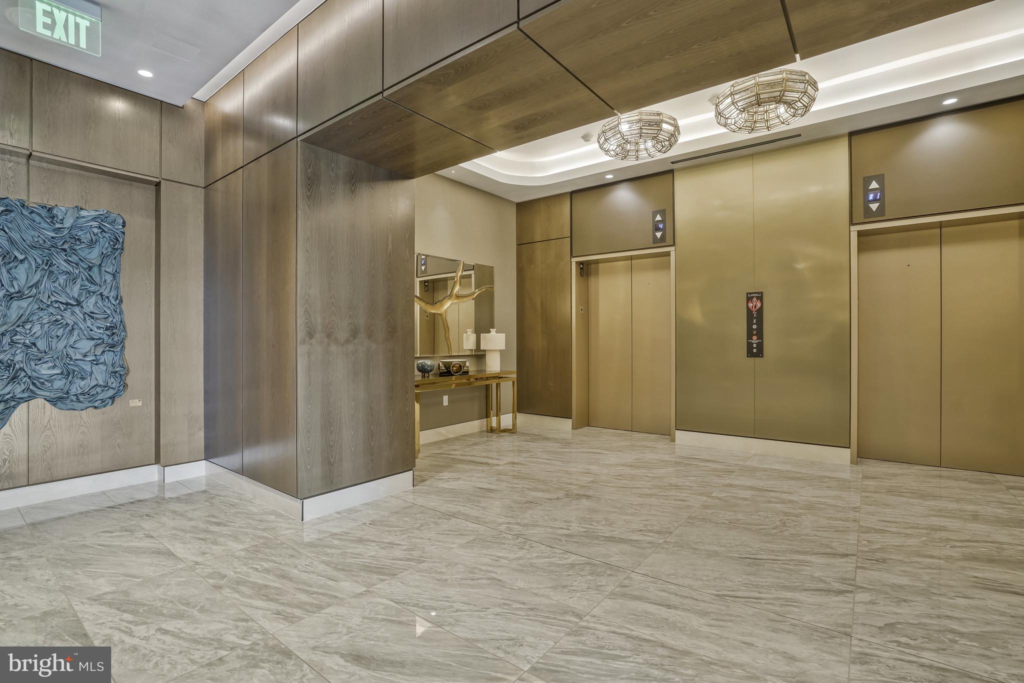 ROSSLYN - Residential