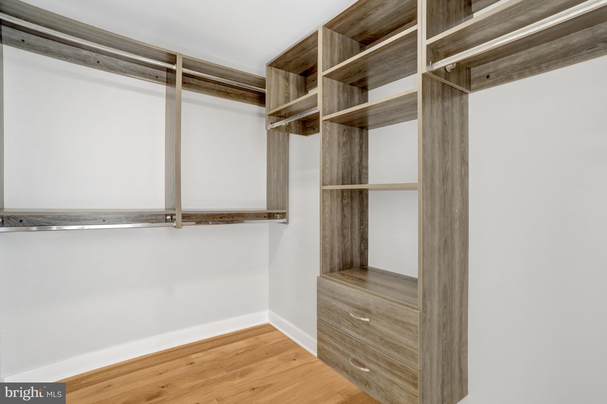 ROSSLYN - Residential