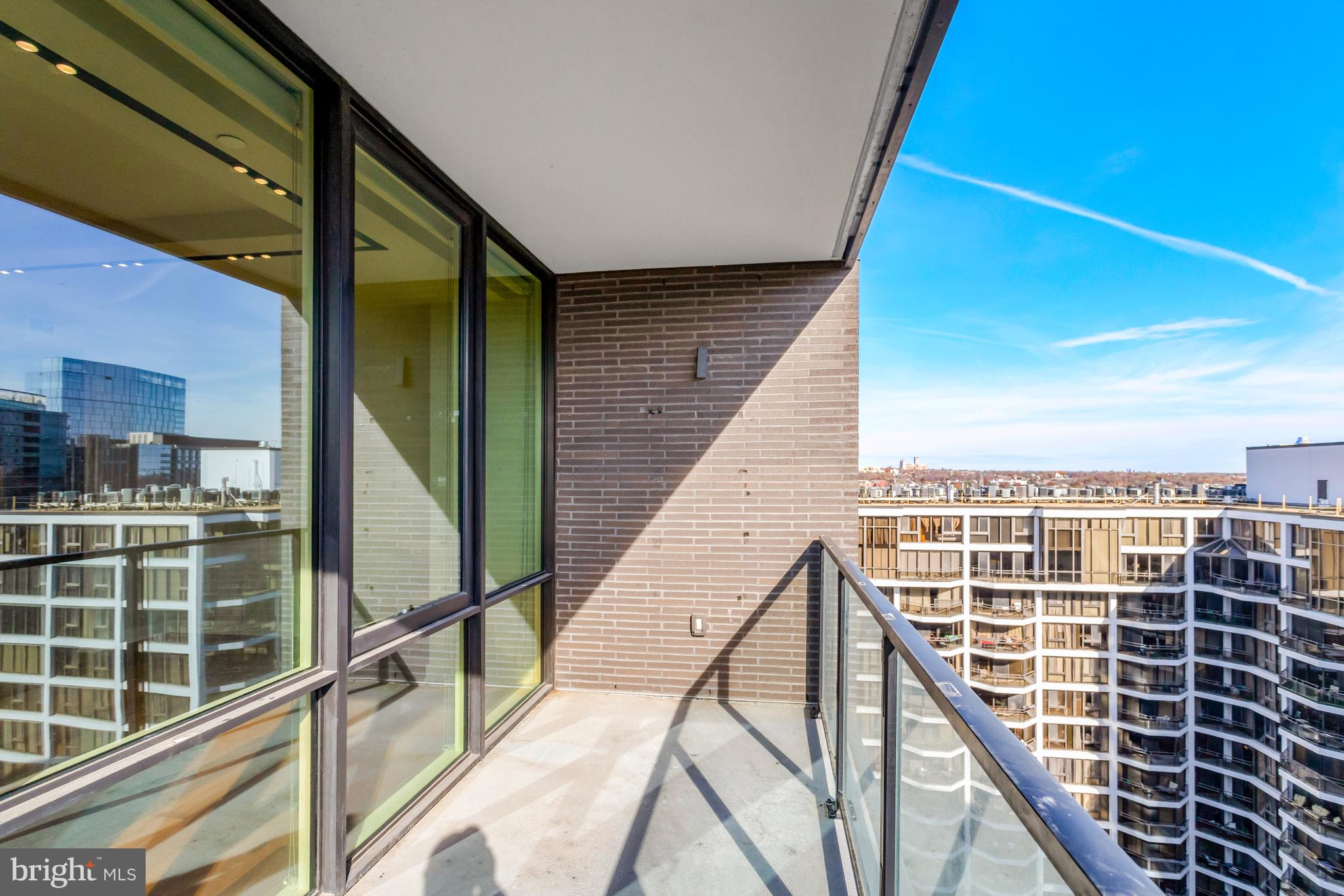 ROSSLYN - Residential