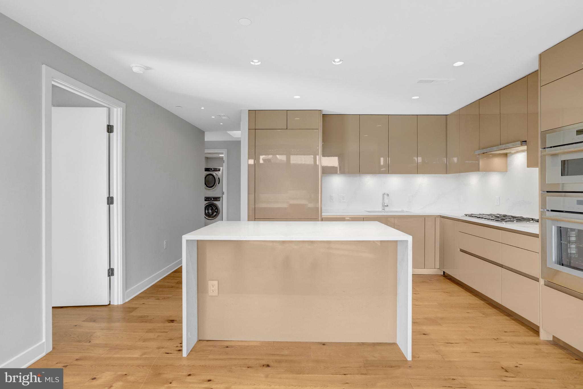 ROSSLYN - Residential