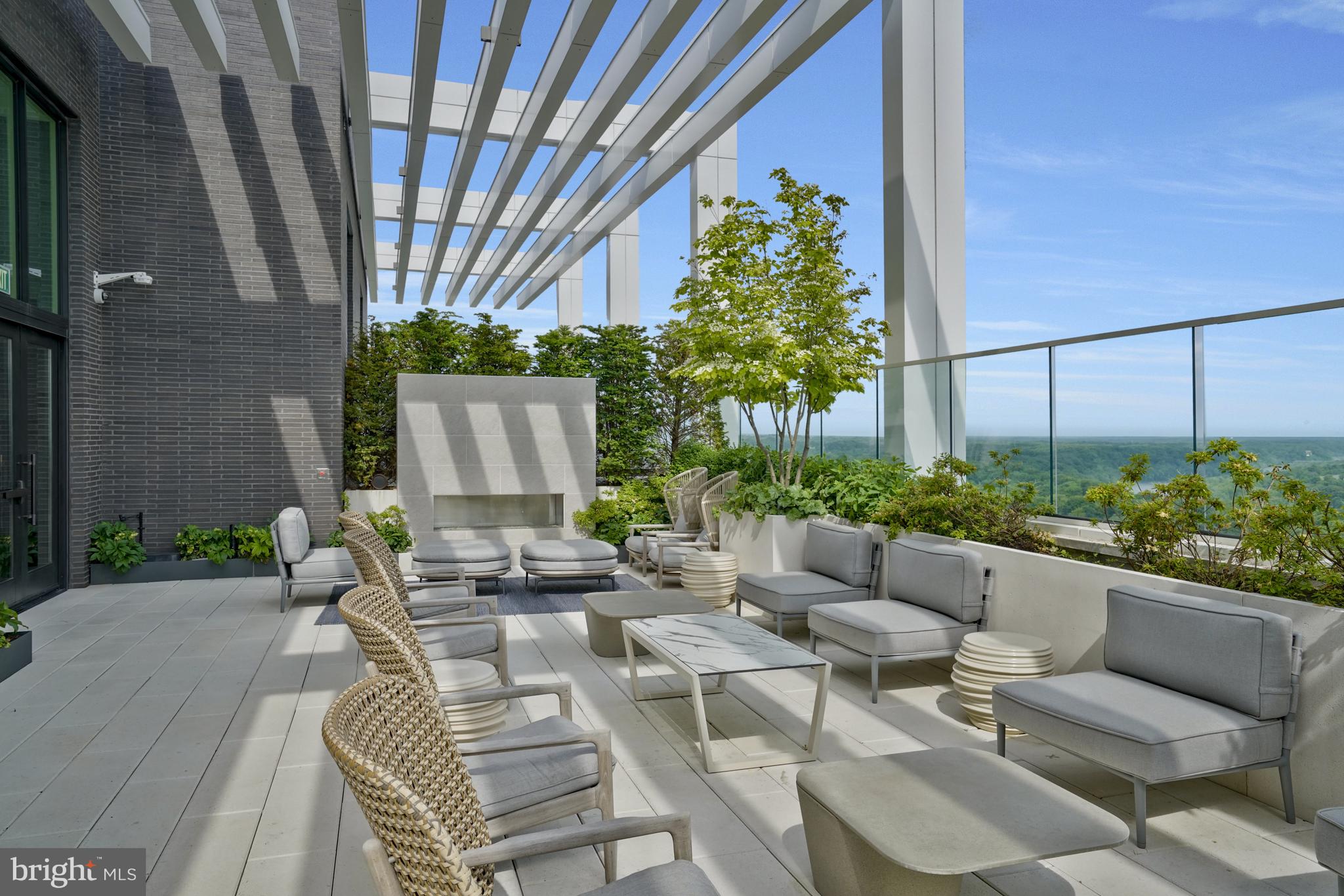 ROSSLYN - Residential