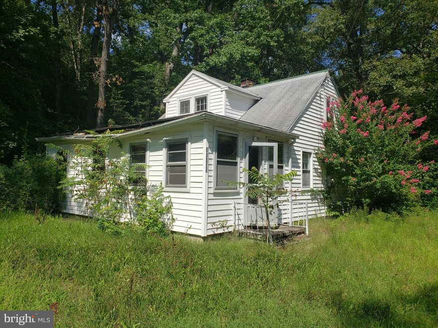 Welcome to 11131 Greensboro Rd! This property is a fantastic opportunity for investors, savvy homeowners, or anyone looking to create their dream home. With 3 bedrooms and 1 bathroom, this house is a blank canvas ready for your personal touch. Whether you’re planning to flip it, turn it into a rental, or renovate it to suit your own vision, the possibilities are endless. Being sold as-is, this home invites you to bring your creativity and make it your own. Don’t miss out on this versatile property!