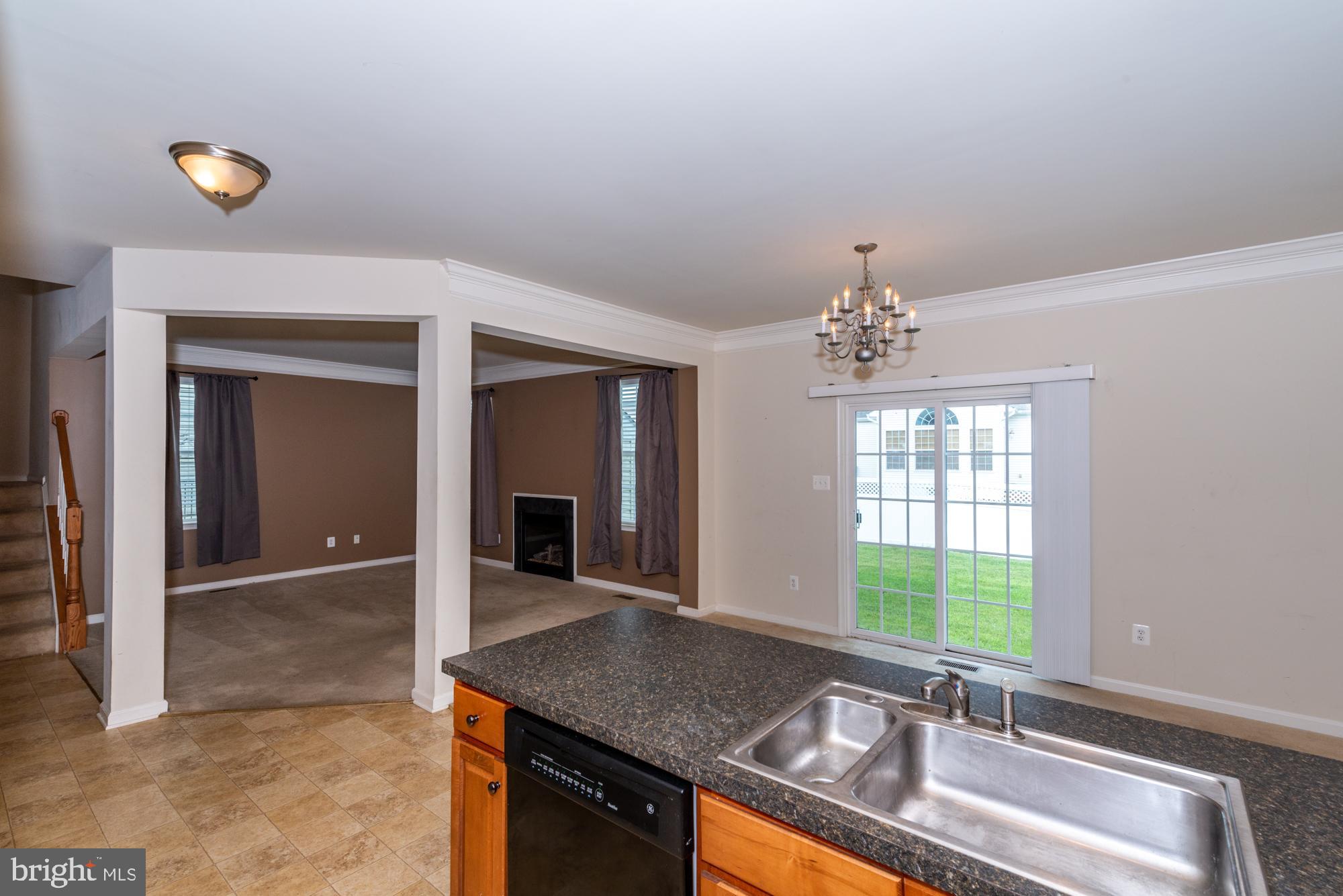 BROWNSTONE MANOR - Residential