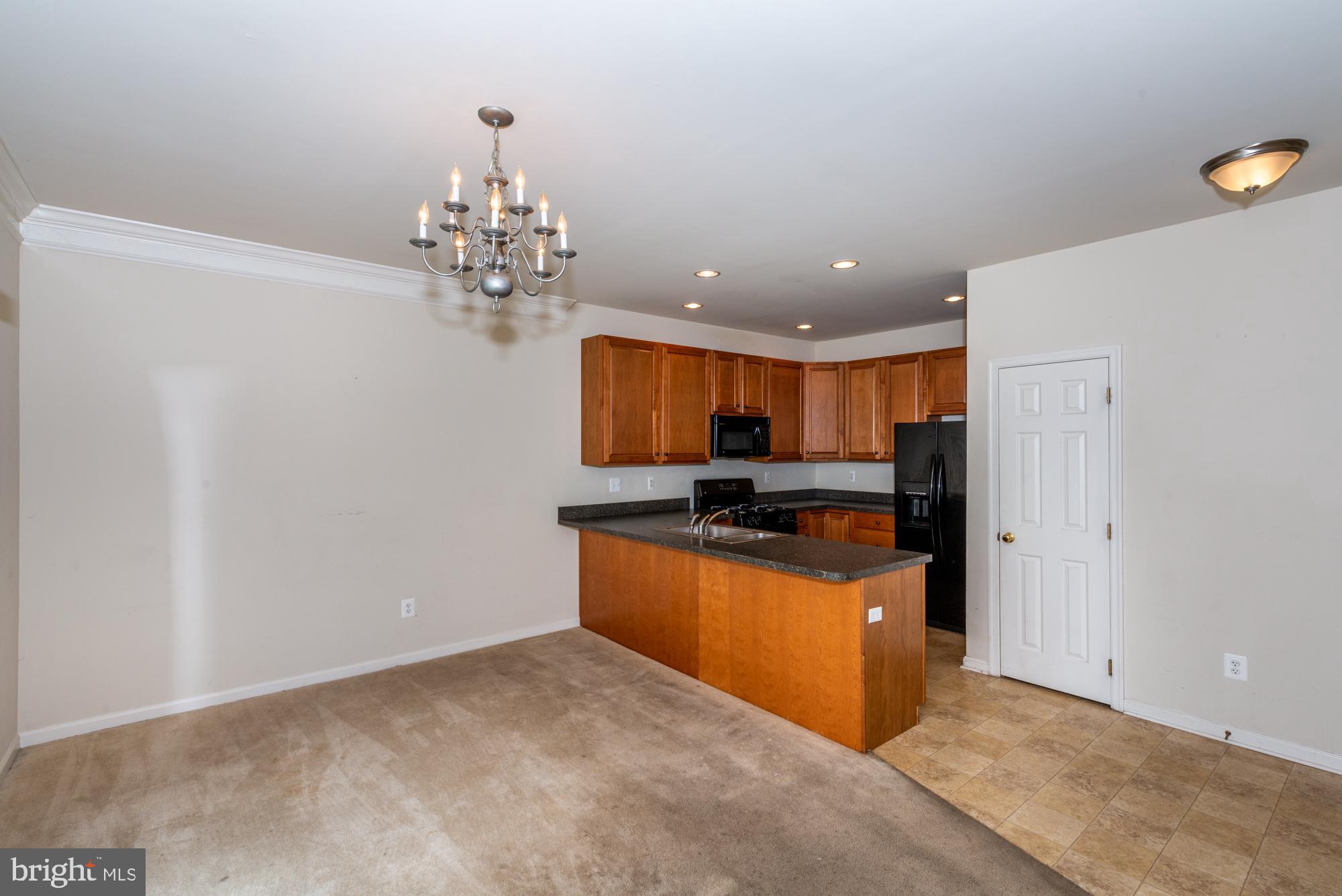 BROWNSTONE MANOR - Residential