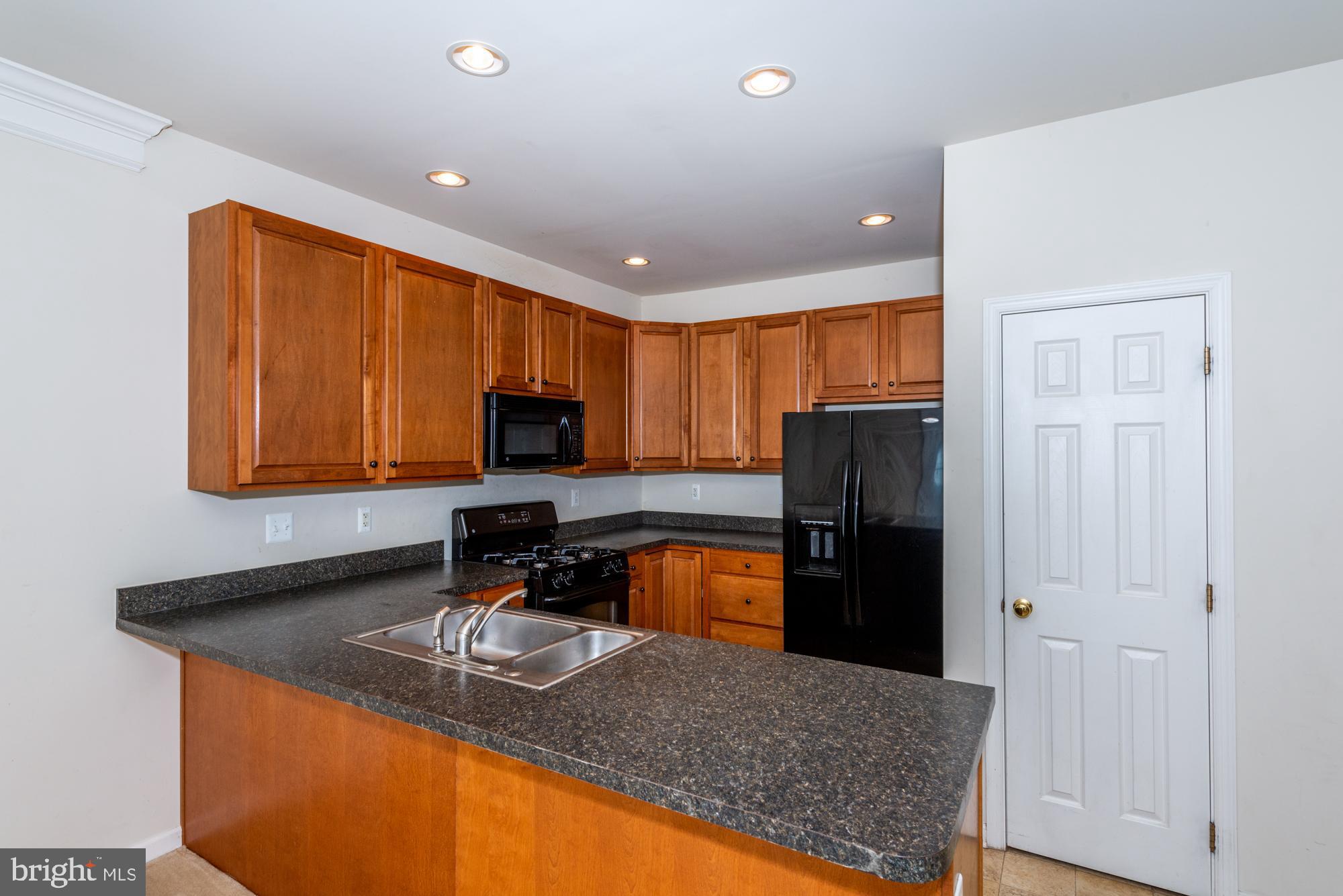 BROWNSTONE MANOR - Residential