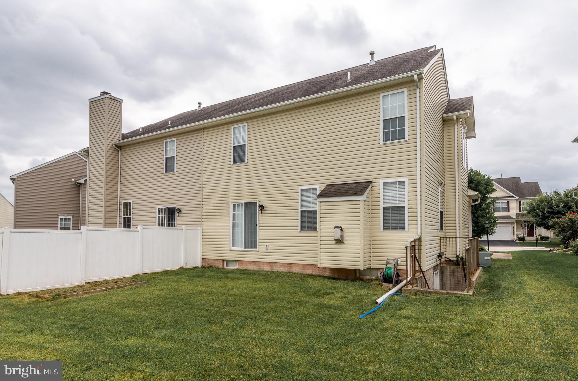 BROWNSTONE MANOR - Residential