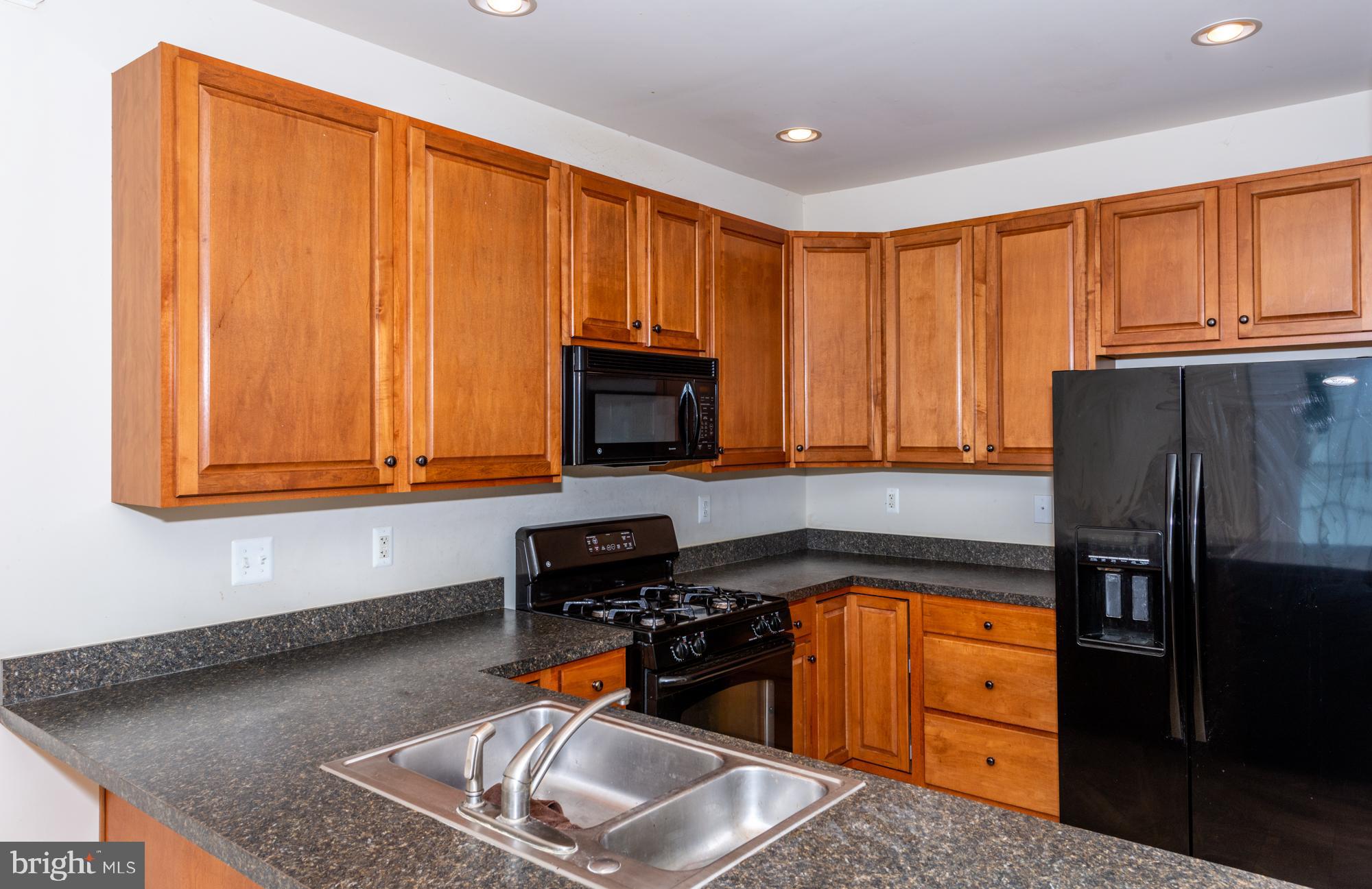 BROWNSTONE MANOR - Residential