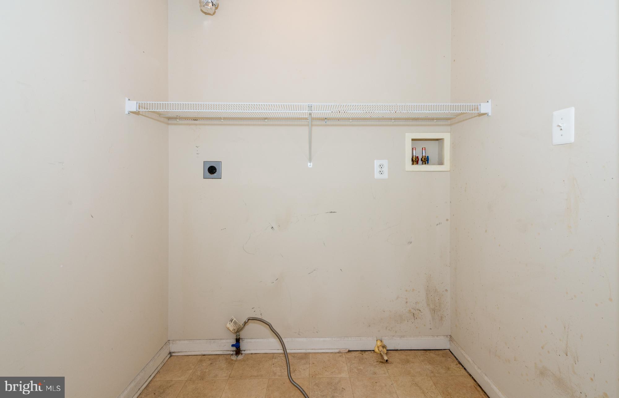 BROWNSTONE MANOR - Residential