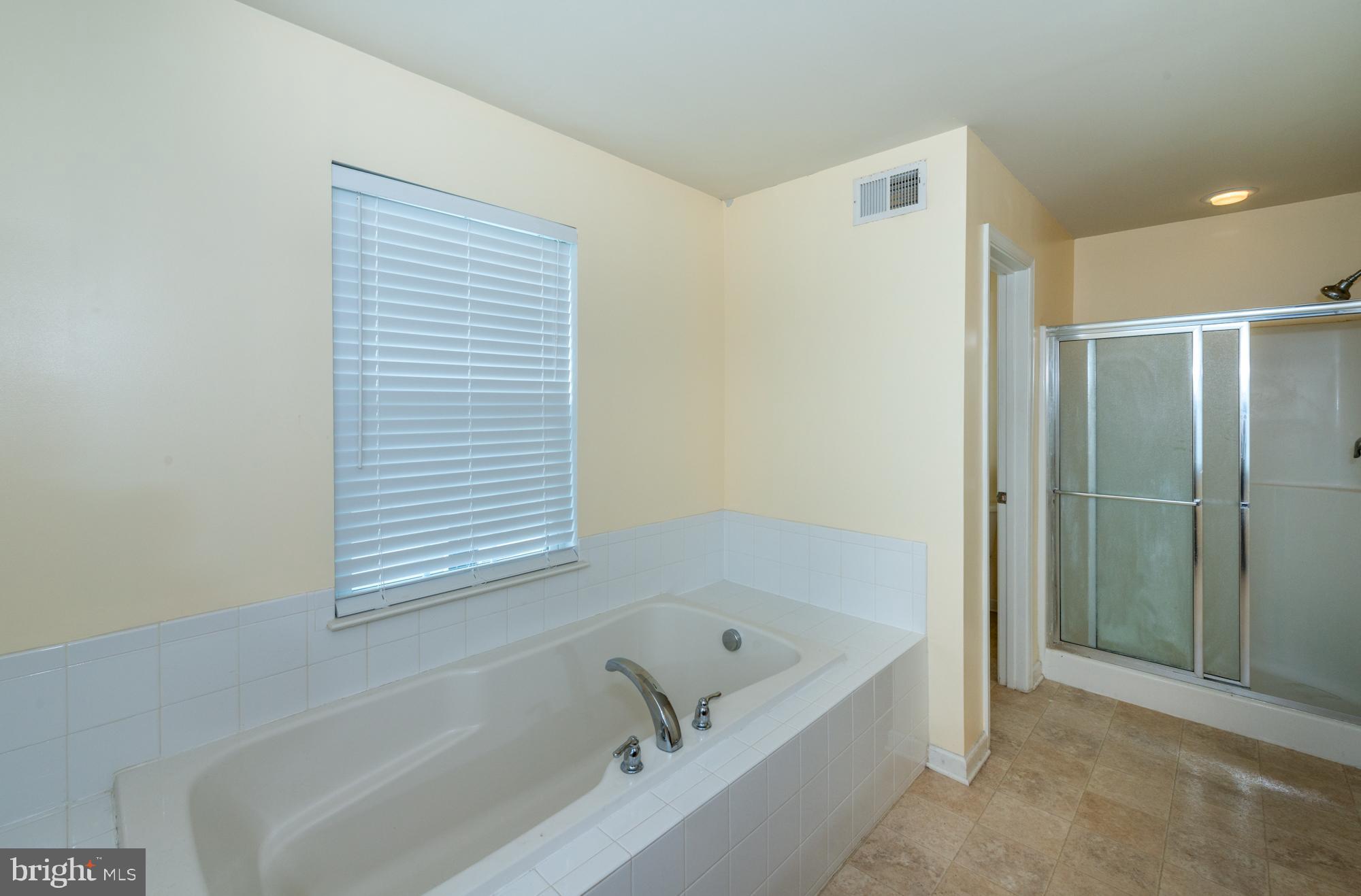 BROWNSTONE MANOR - Residential