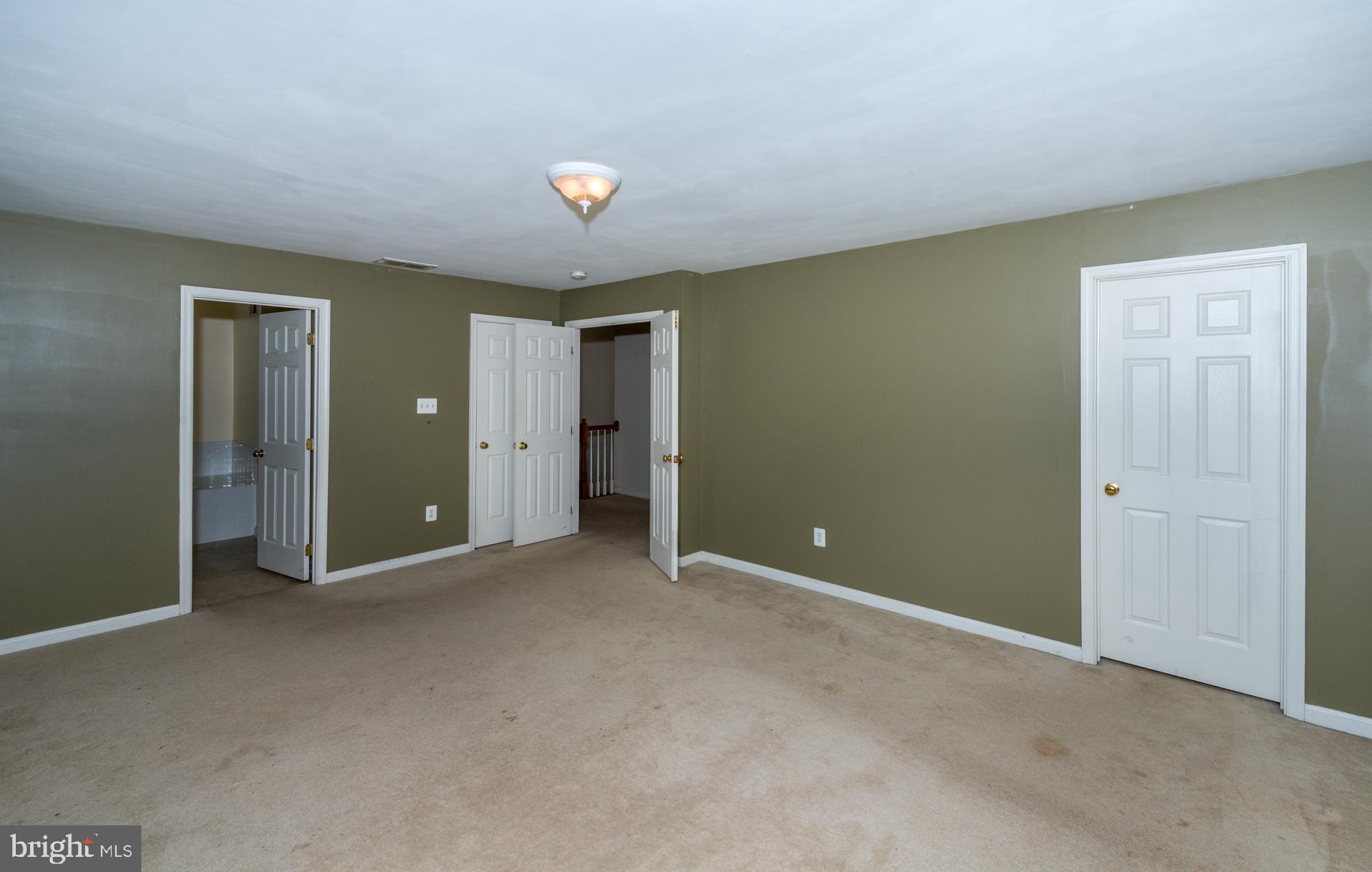 BROWNSTONE MANOR - Residential