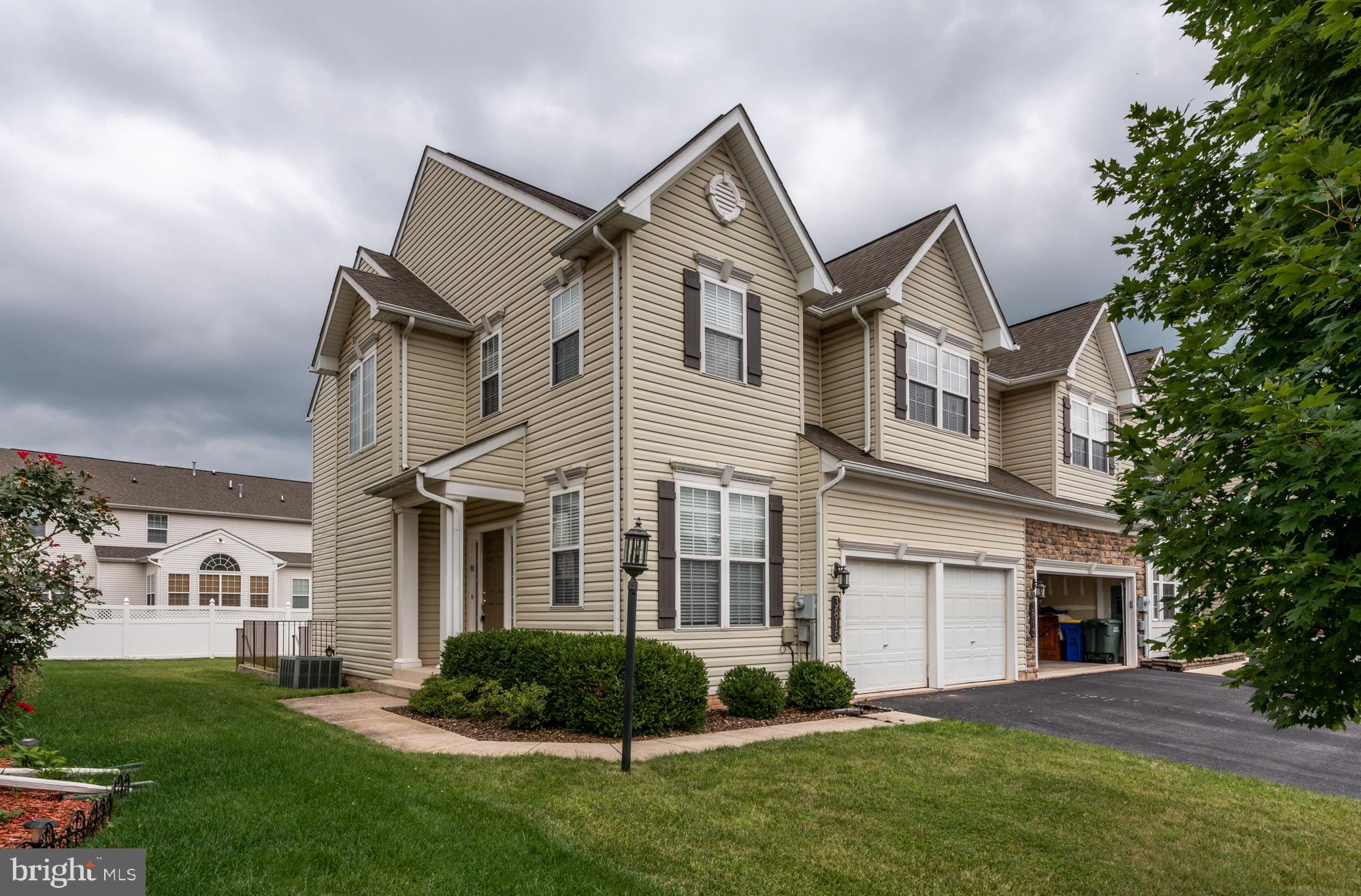 BROWNSTONE MANOR - Residential