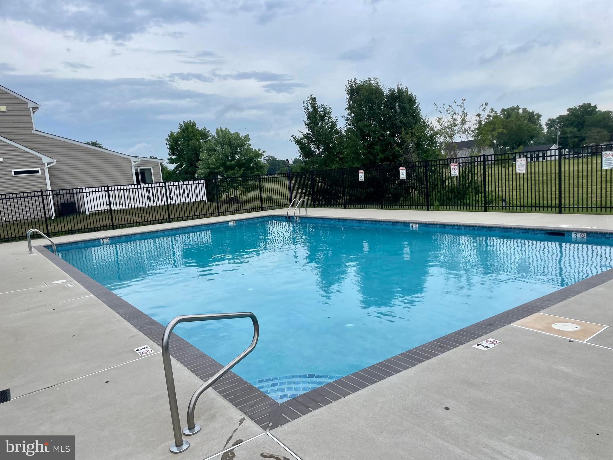 RETREAT AT MILLSTONE - Residential Lease