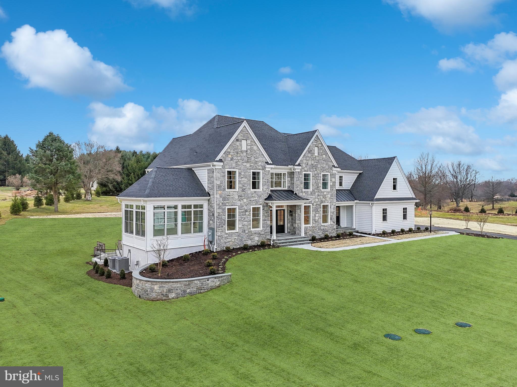 34 OAKLAND RD C2
