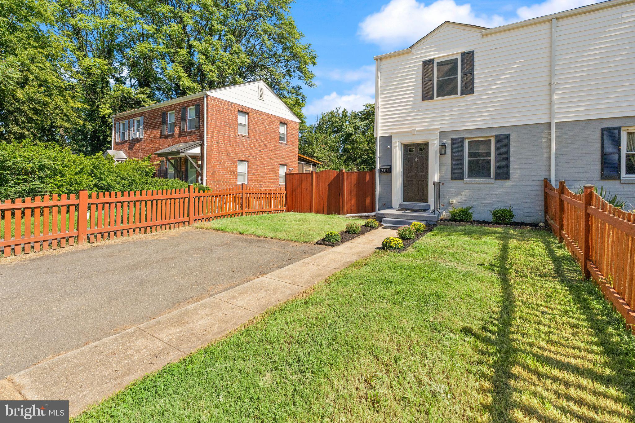 2314 VICTORY DRIVE
