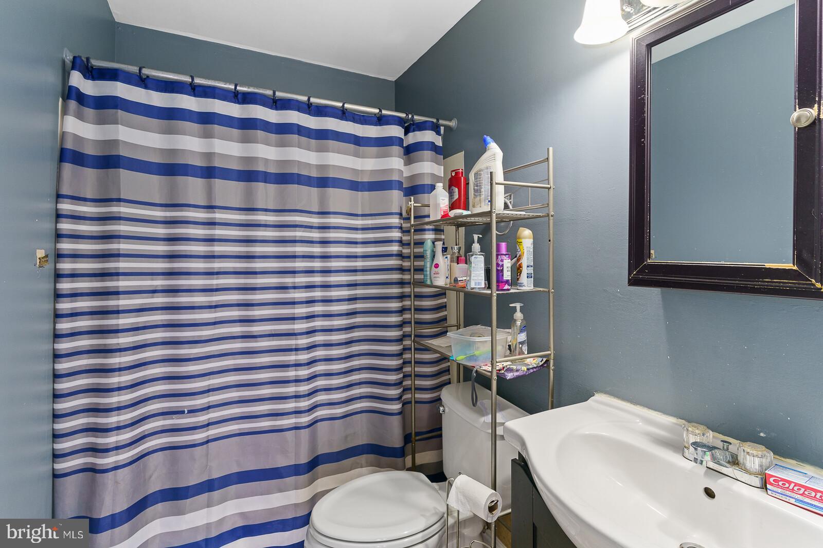 COUNTRY SCENE - Residential