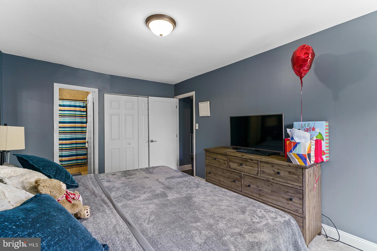 COUNTRY SCENE - Residential