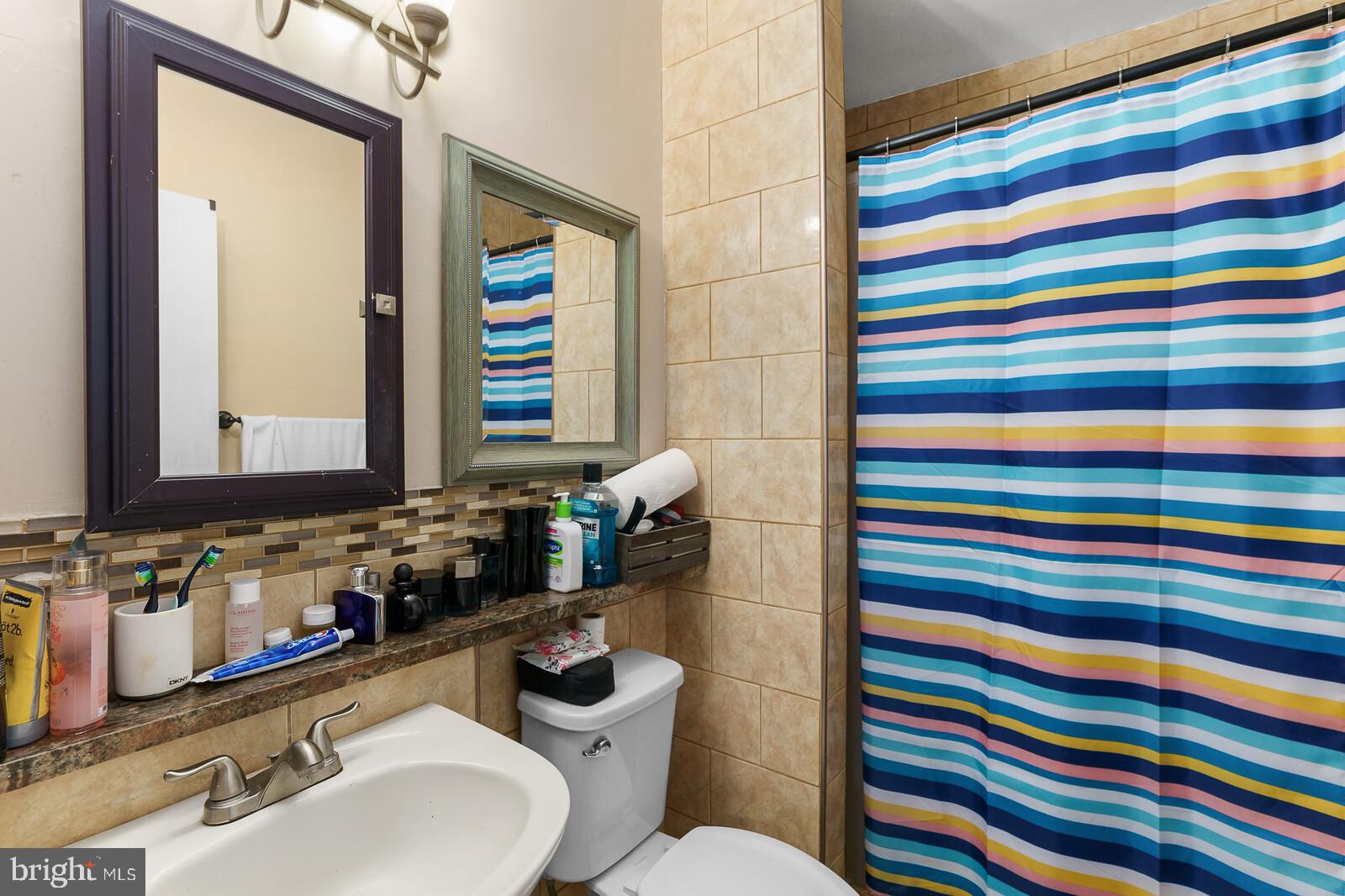 COUNTRY SCENE - Residential