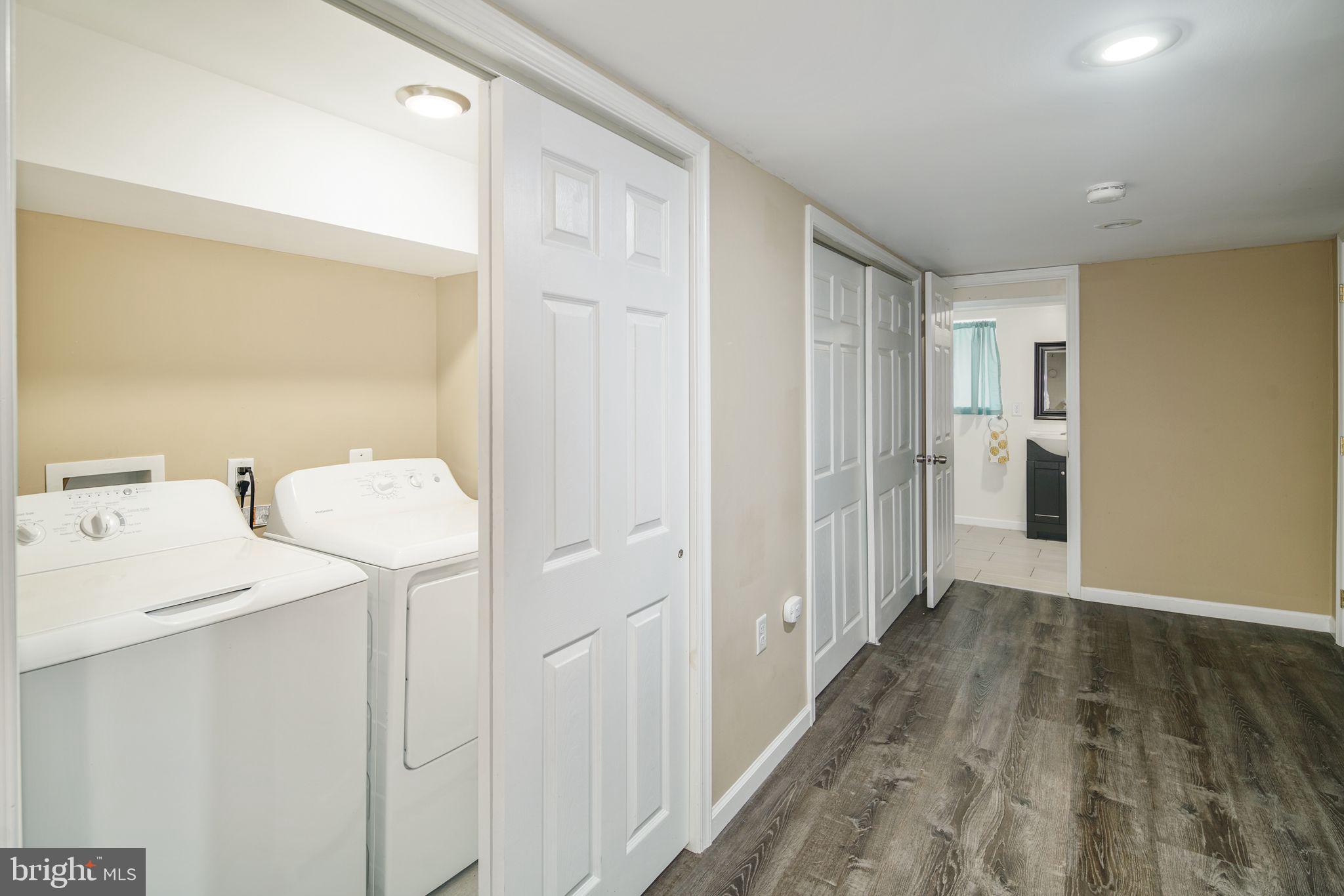 WALNUT HILL - Residential