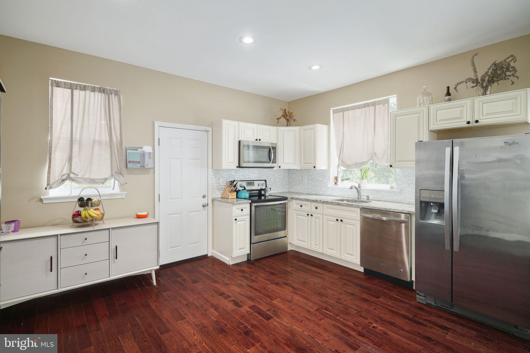 WALNUT HILL - Residential