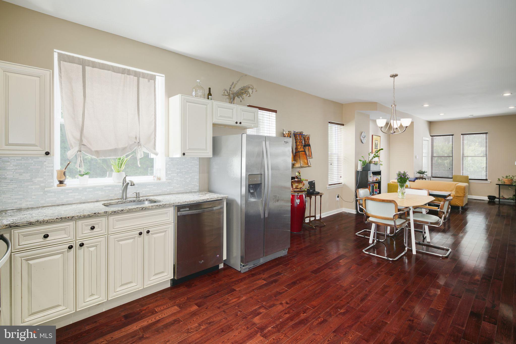 WALNUT HILL - Residential