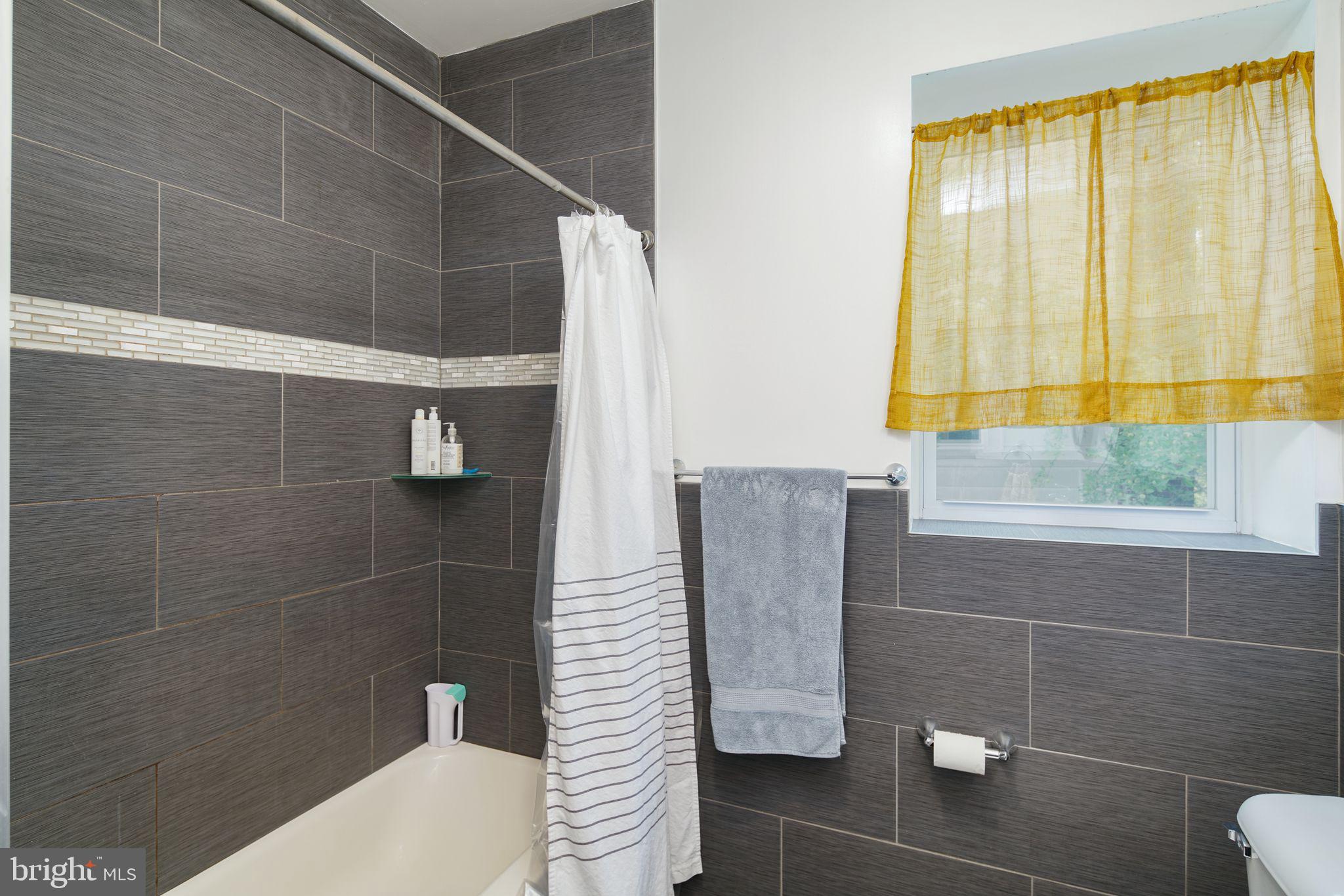 WALNUT HILL - Residential