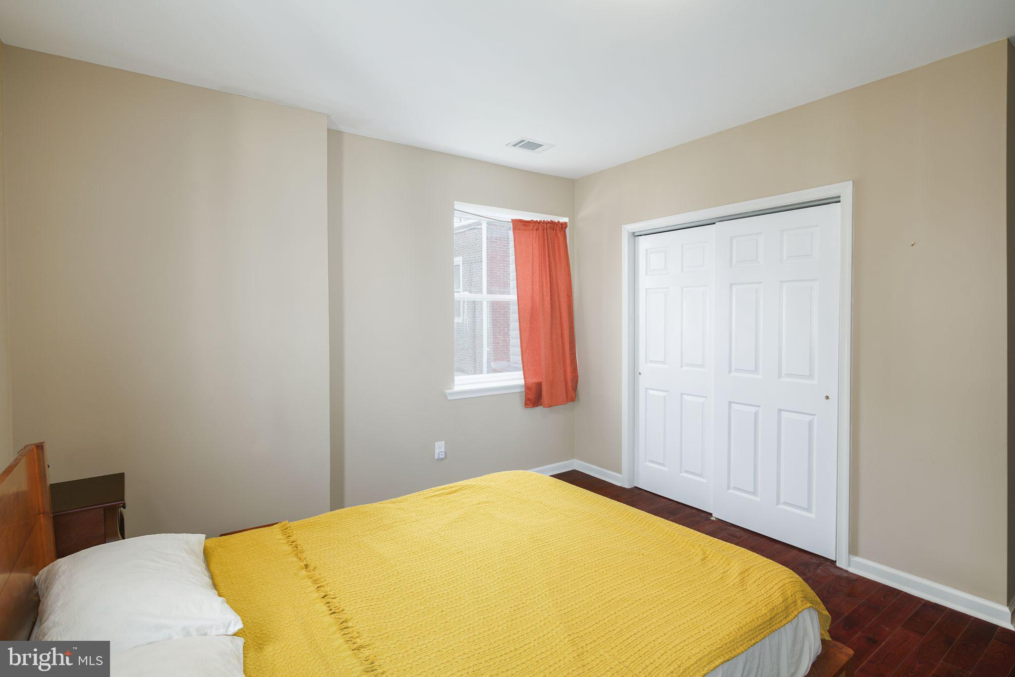 WALNUT HILL - Residential