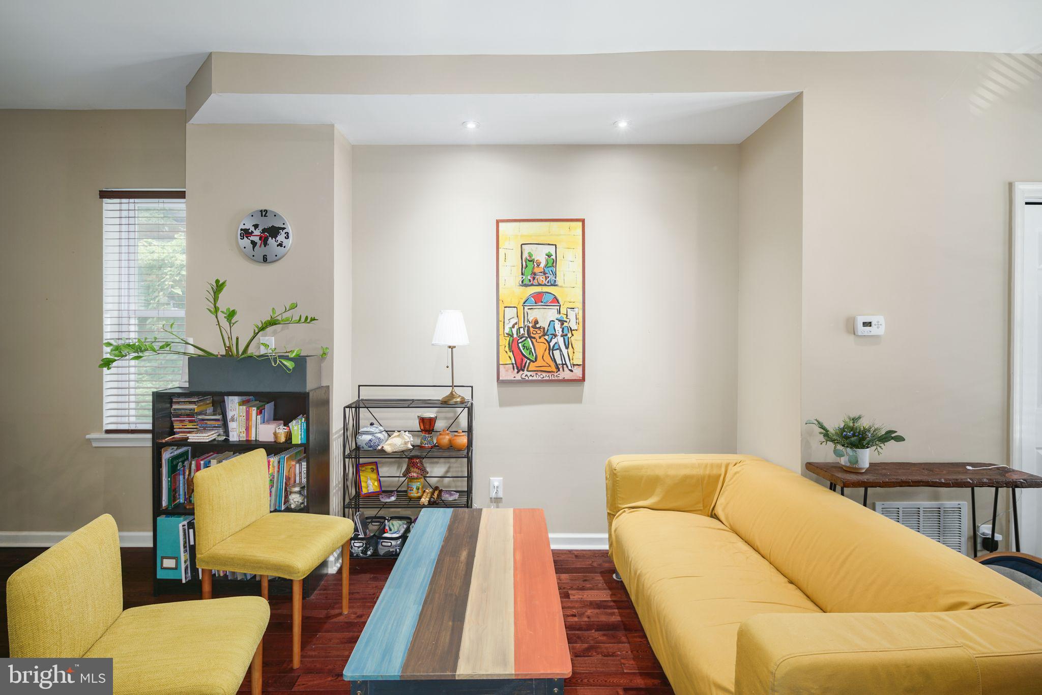 WALNUT HILL - Residential