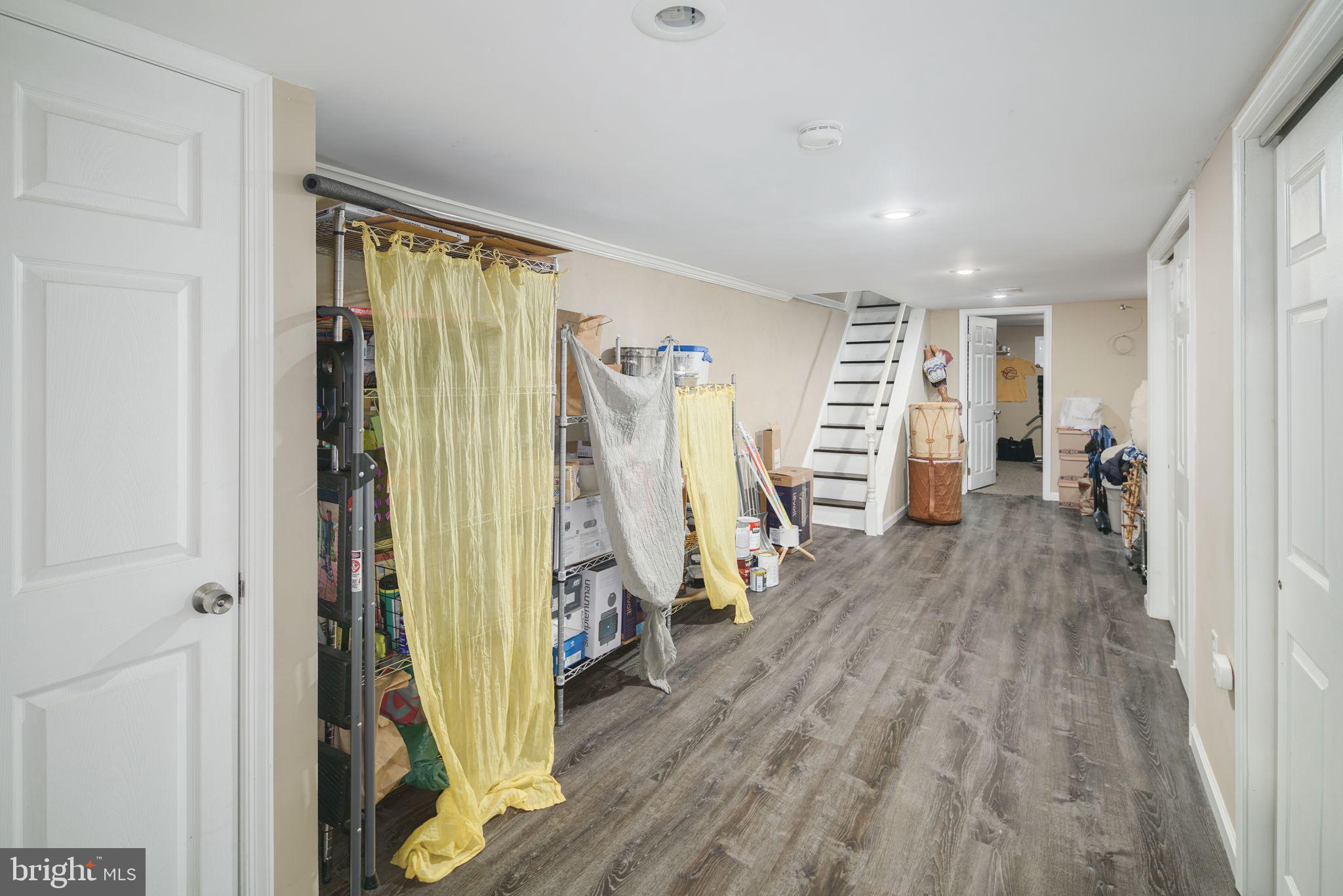 WALNUT HILL - Residential