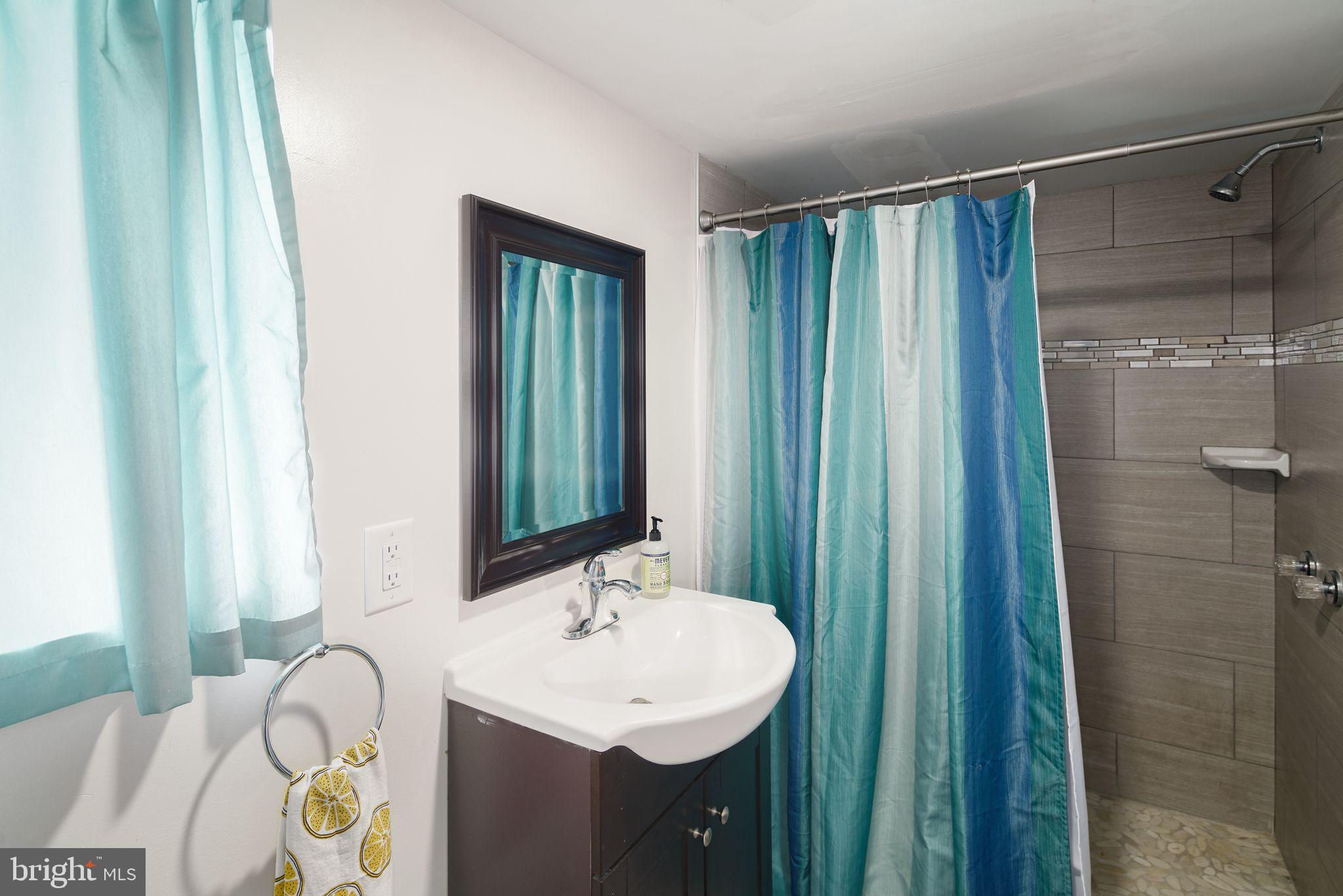 WALNUT HILL - Residential