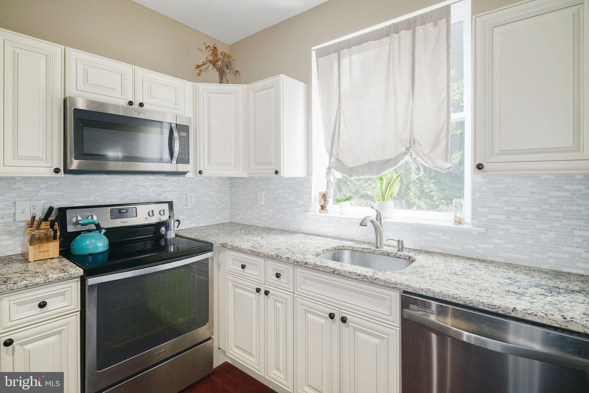 WALNUT HILL - Residential