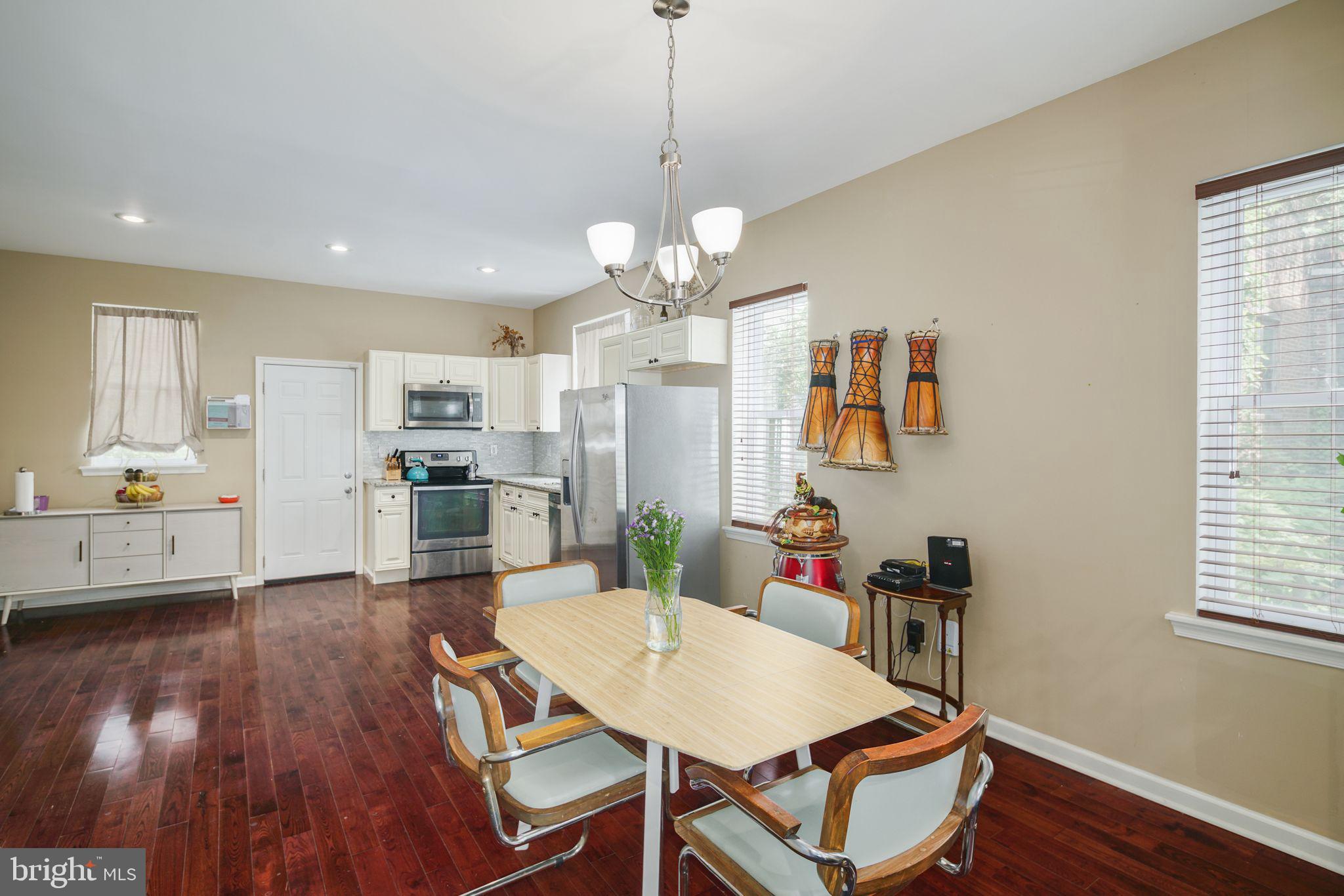 WALNUT HILL - Residential