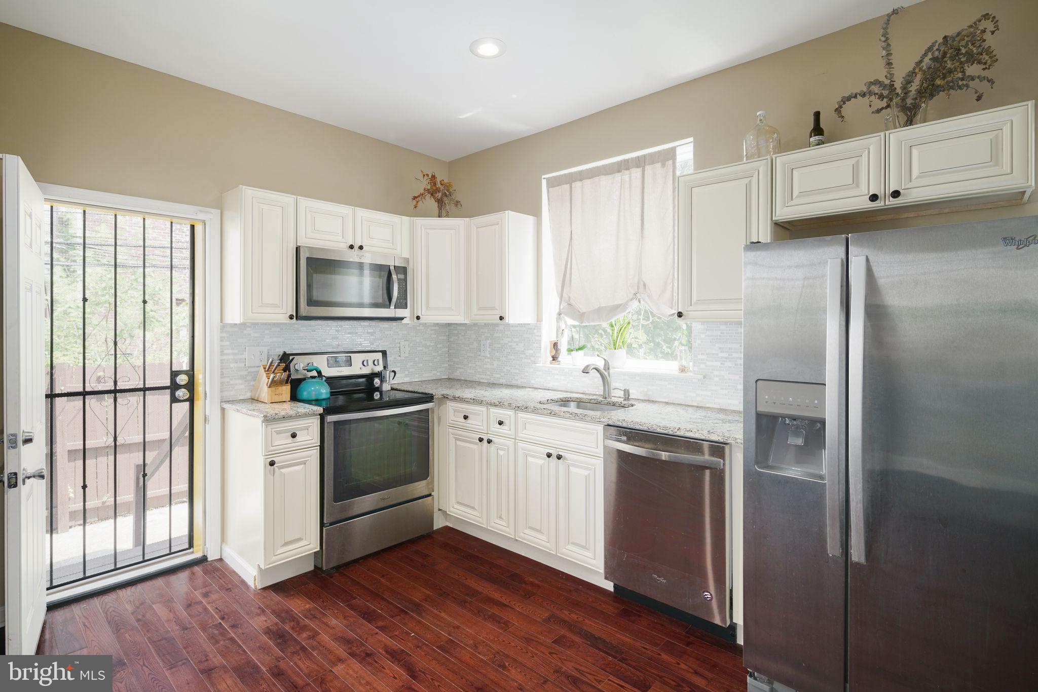 WALNUT HILL - Residential