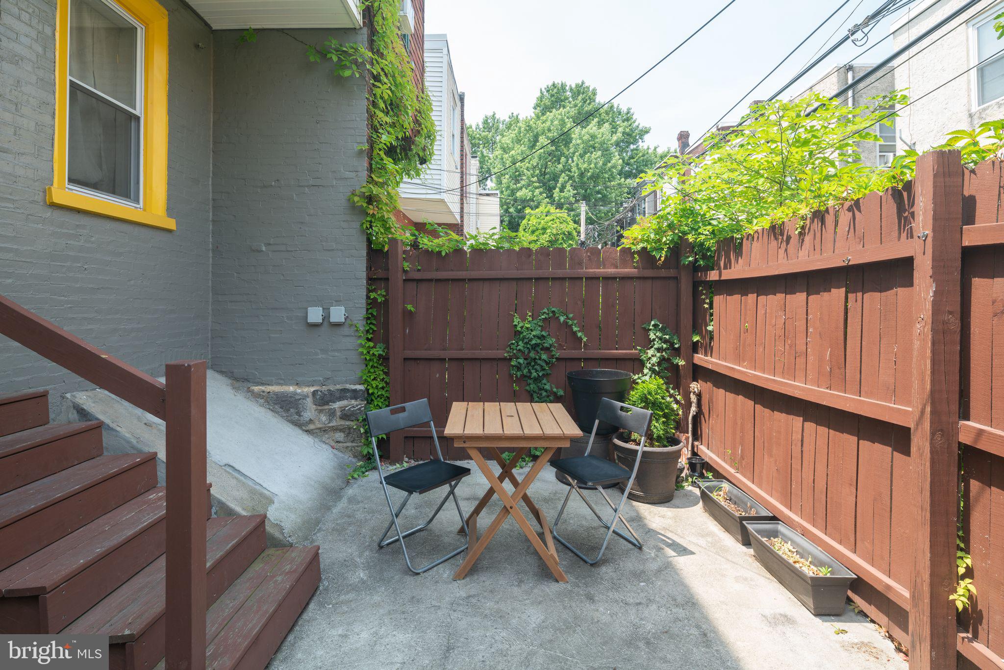 WALNUT HILL - Residential