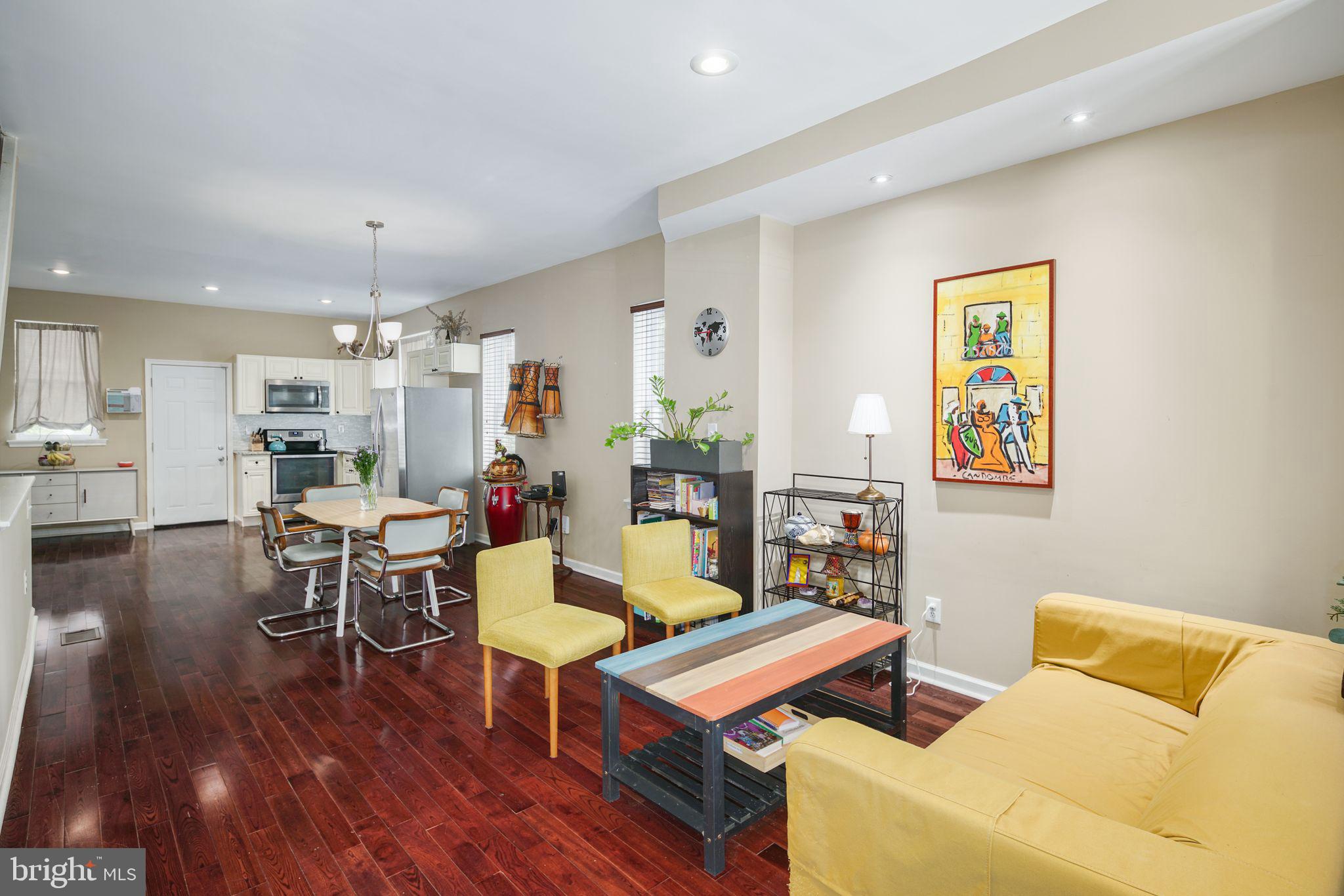 WALNUT HILL - Residential