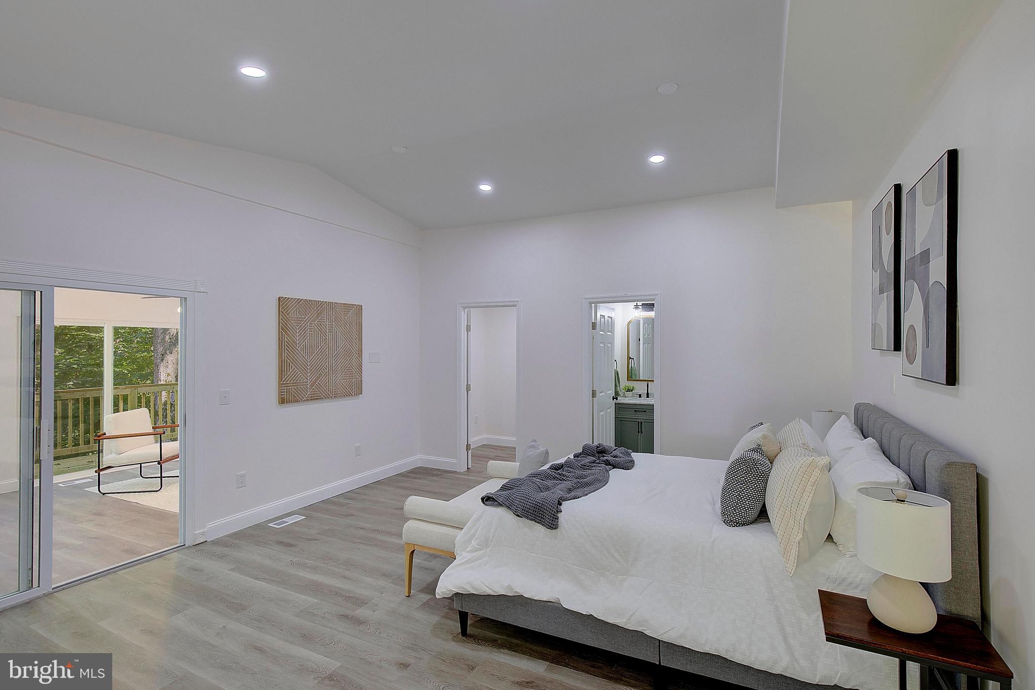 LAKE KARYLBROOK - Residential