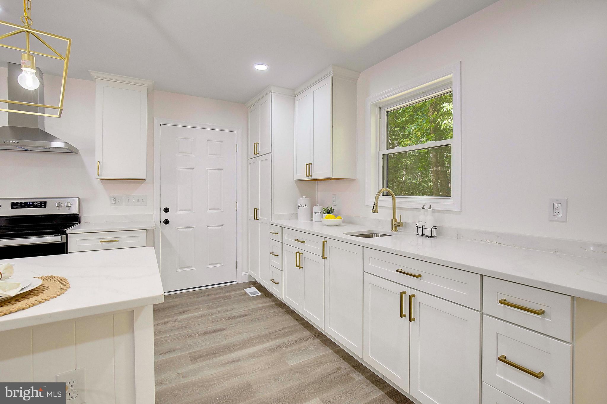 LAKE KARYLBROOK - Residential