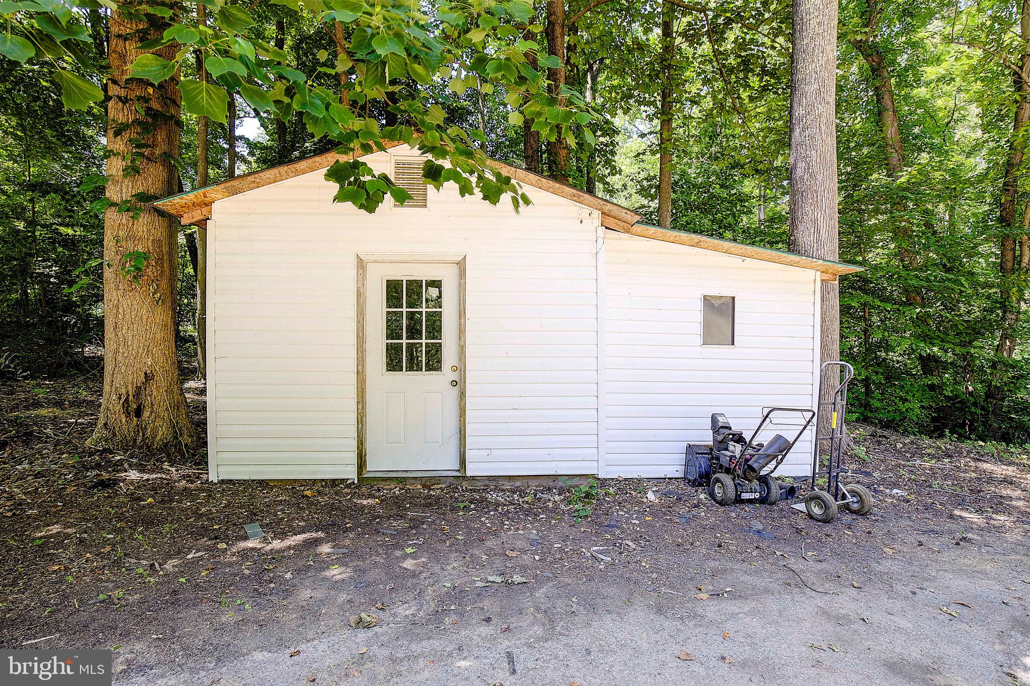 LAKE KARYLBROOK - Residential